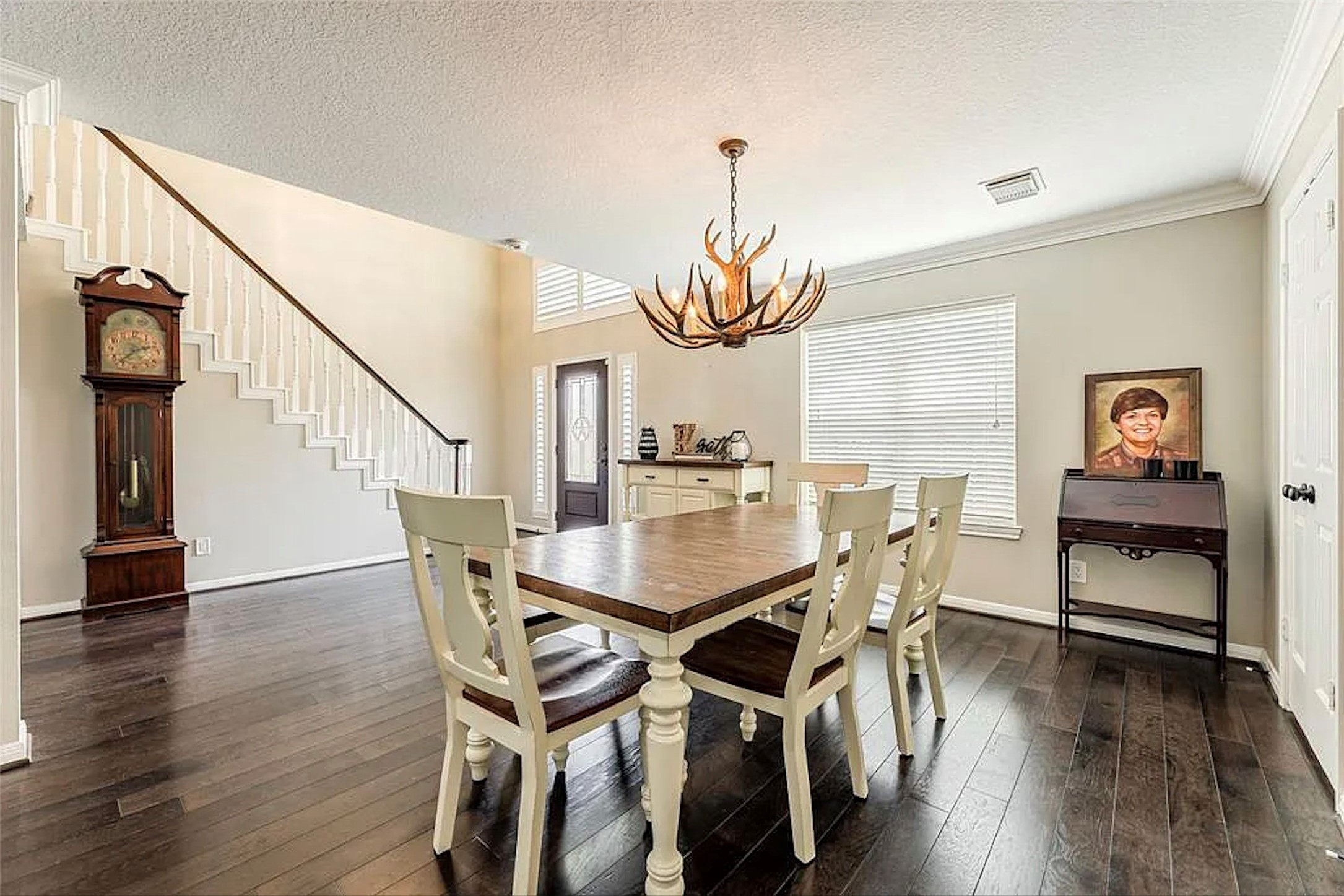 5434 Chinaberry Grove Property Photo 10