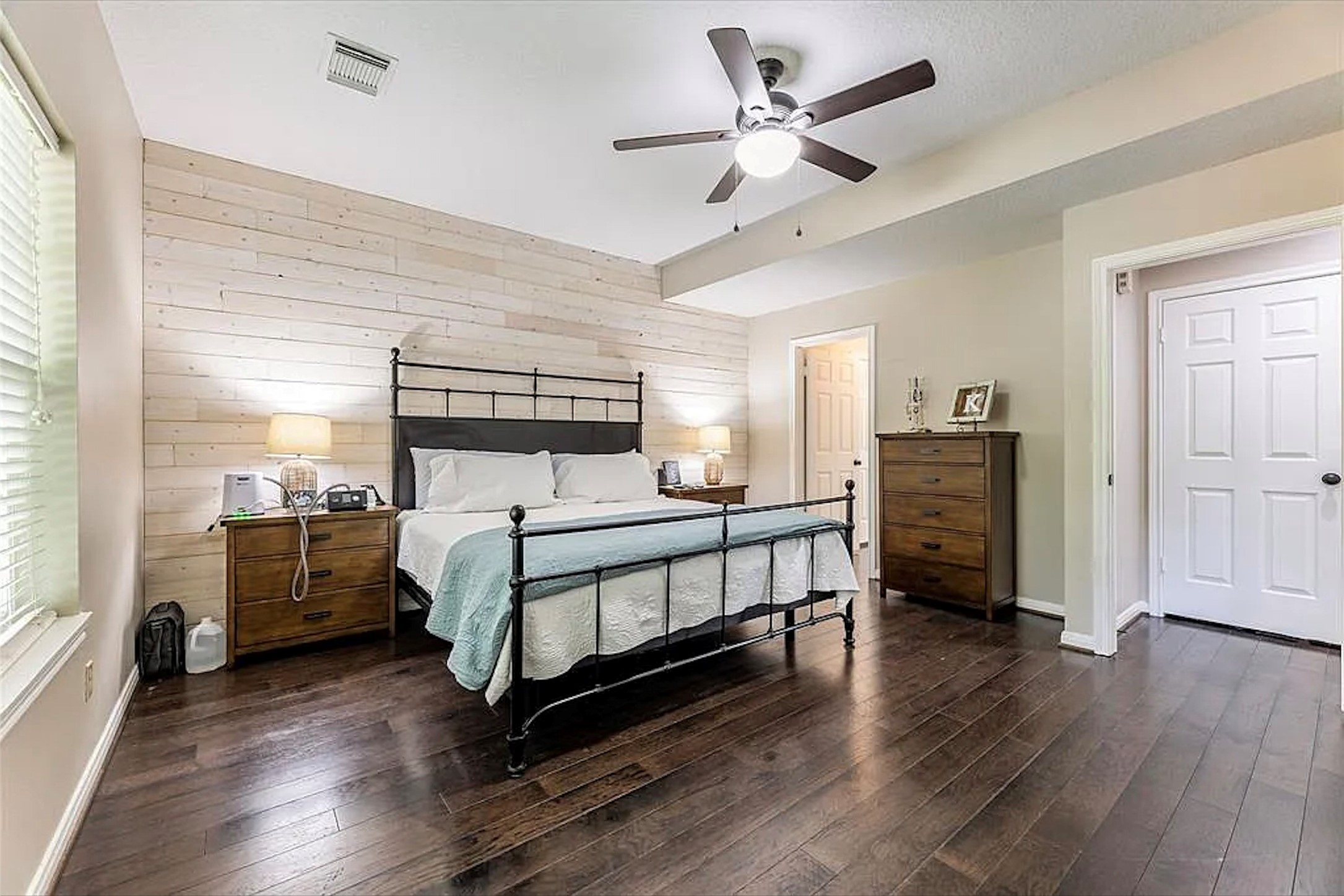 5434 Chinaberry Grove Property Photo 13