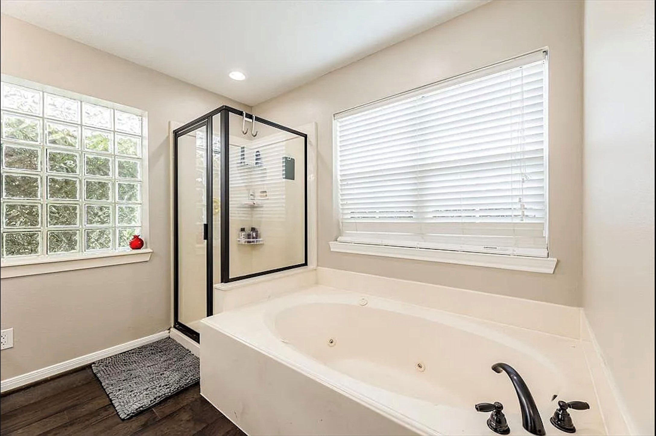 5434 Chinaberry Grove Property Photo 14