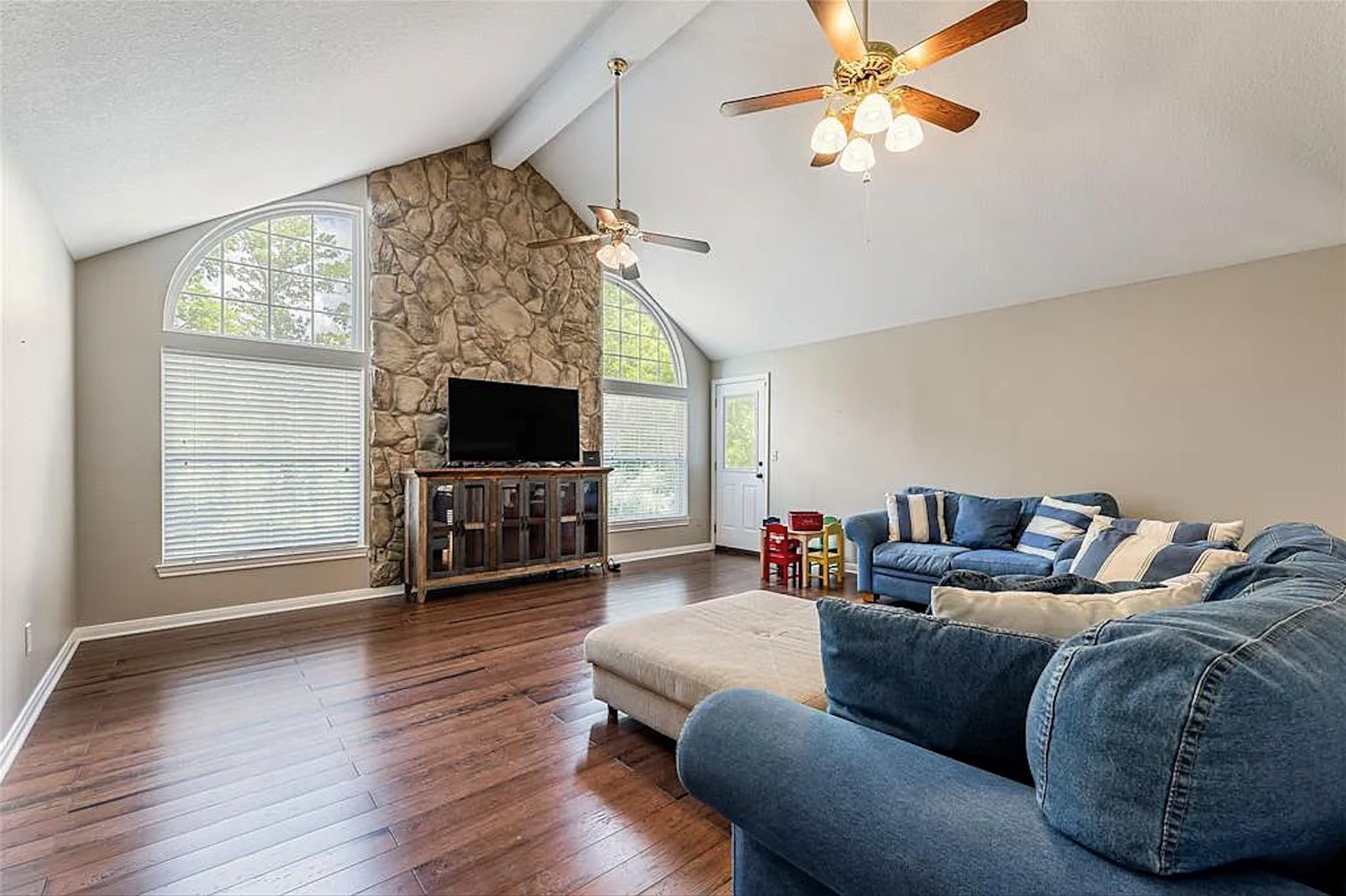 5434 Chinaberry Grove Property Photo 15