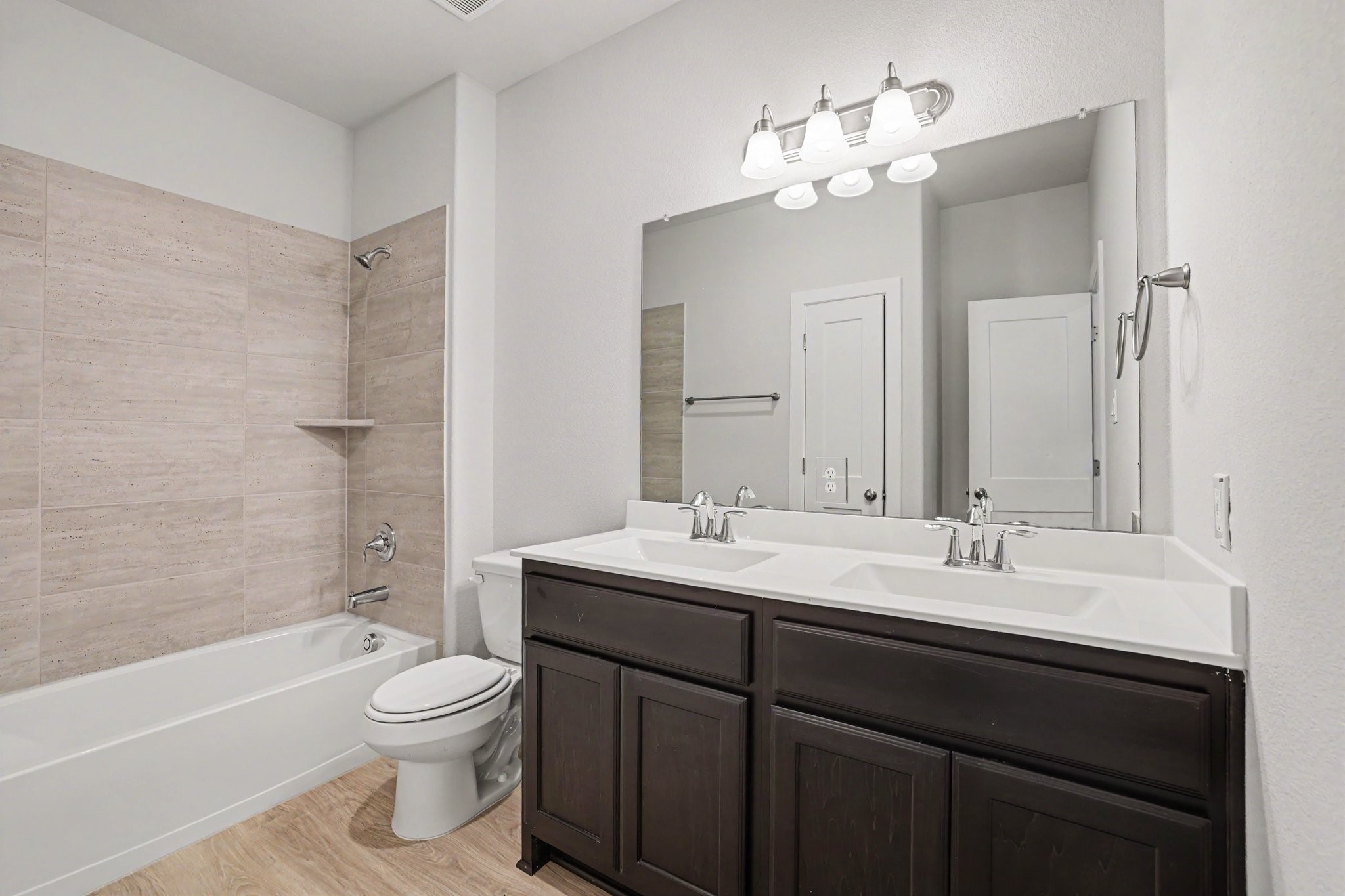11111 Lulu Property Photo 24