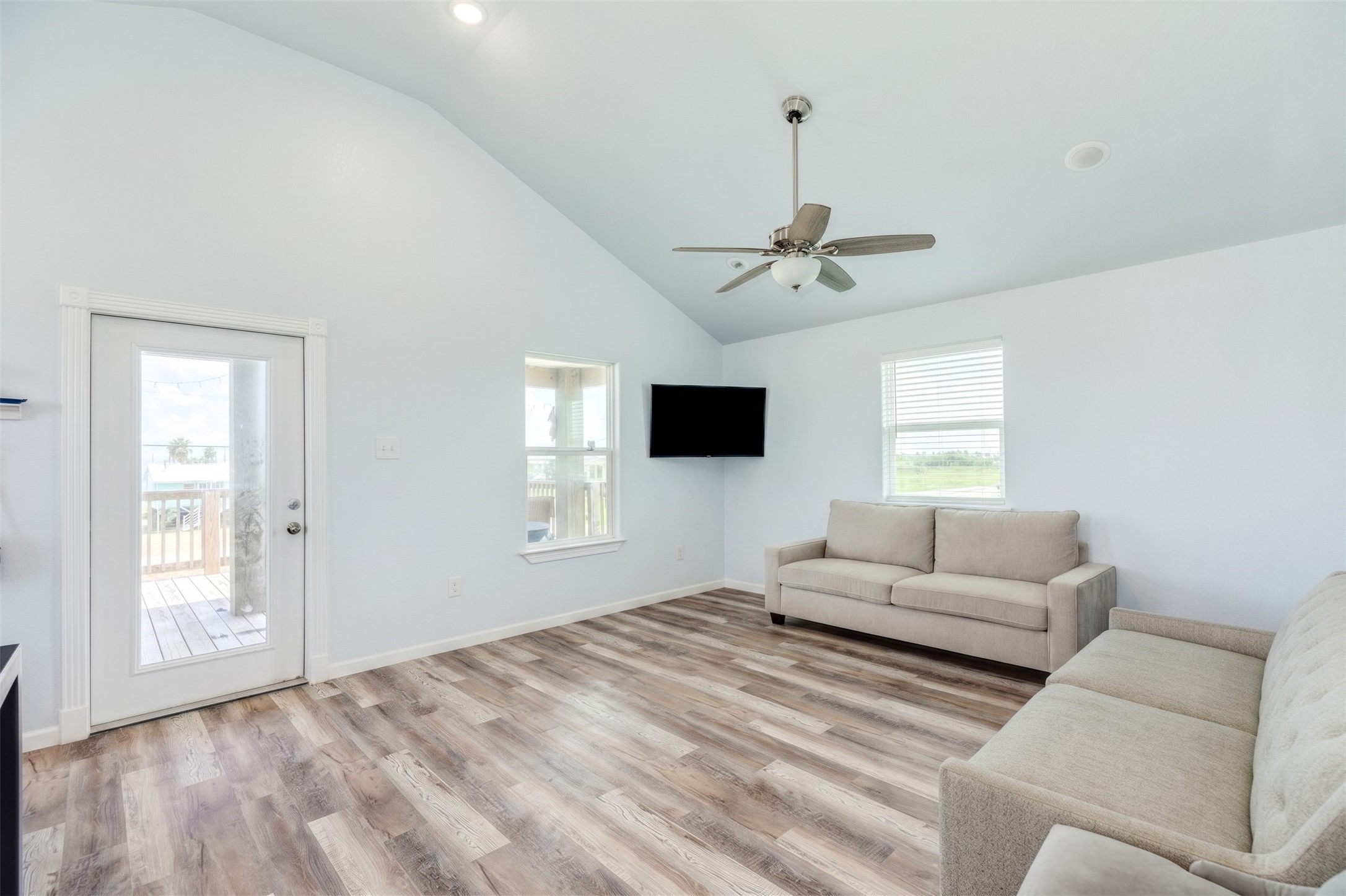 1310 Monument Drive Property Photo 11