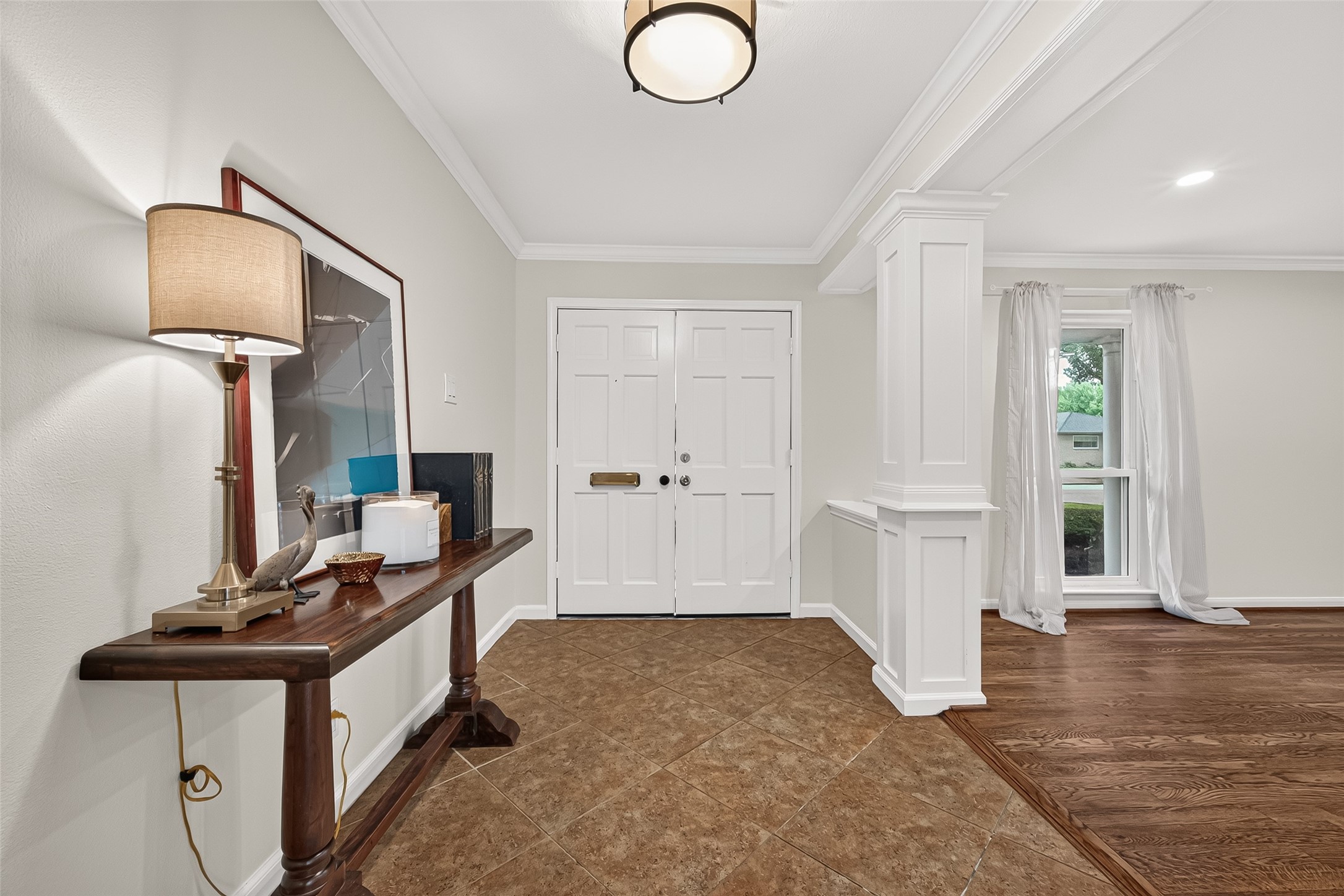5810 Creekbend Drive Property Photo 4