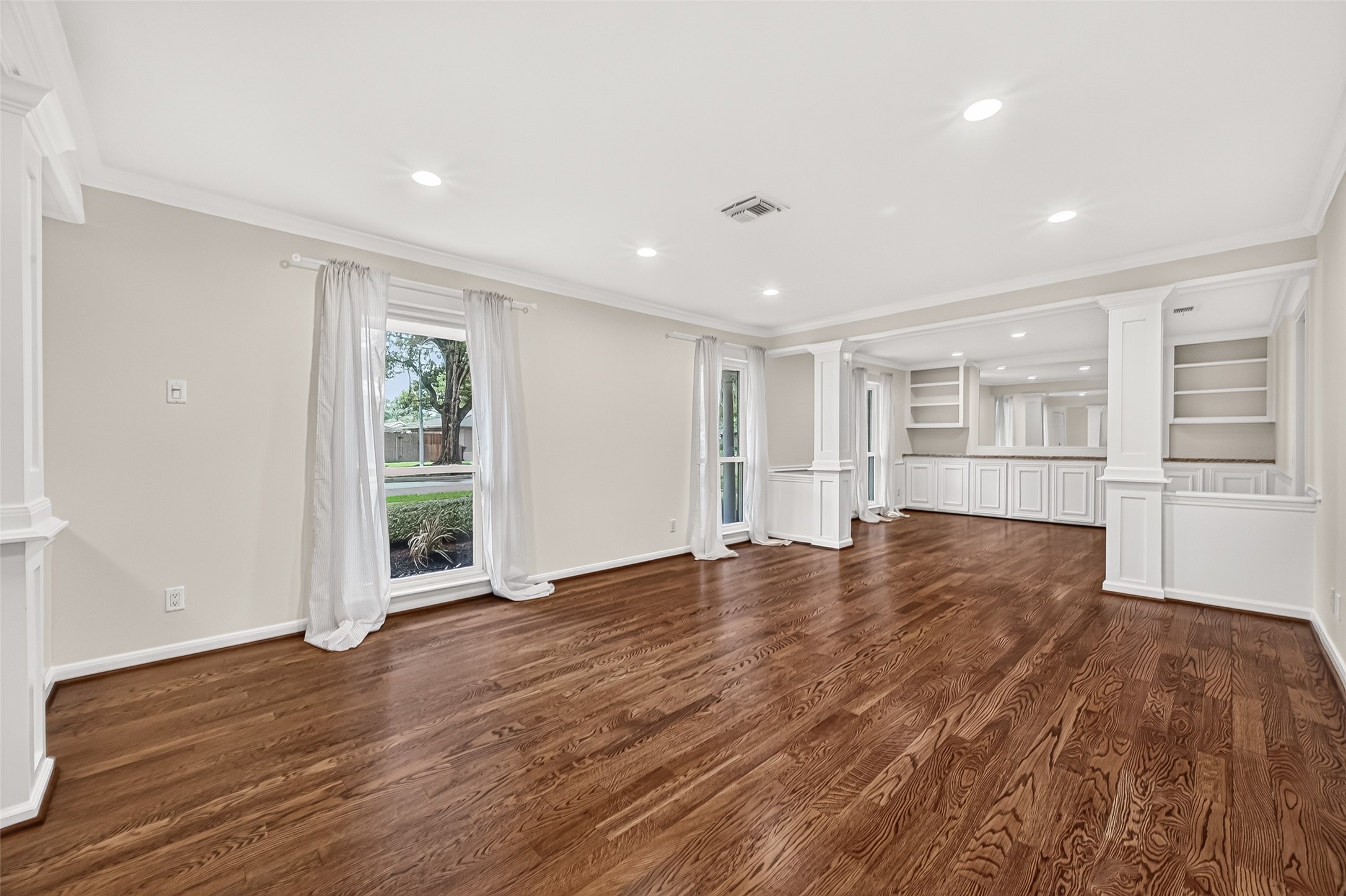 5810 Creekbend Drive Property Photo 6