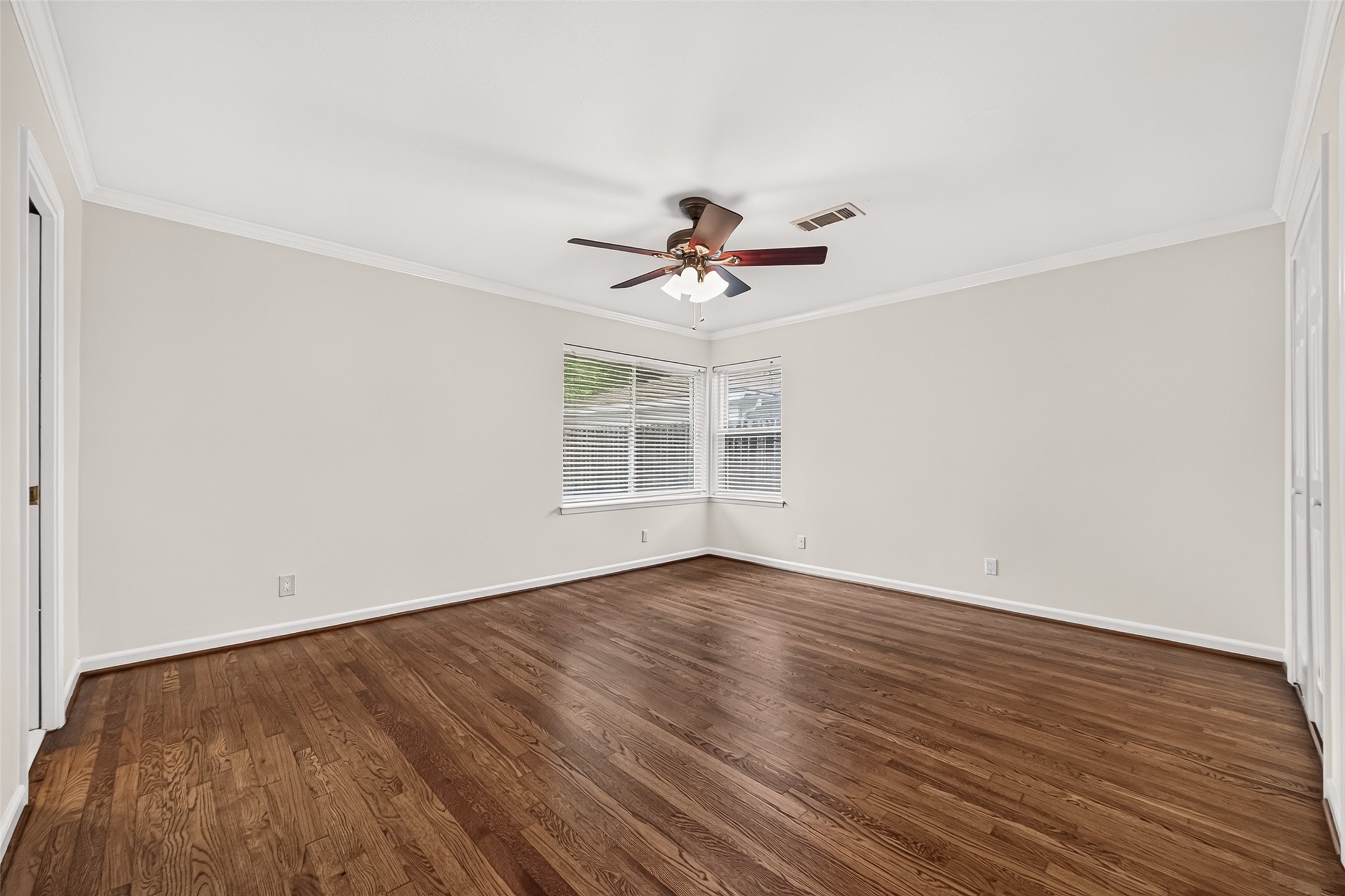 5810 Creekbend Drive Property Photo 27