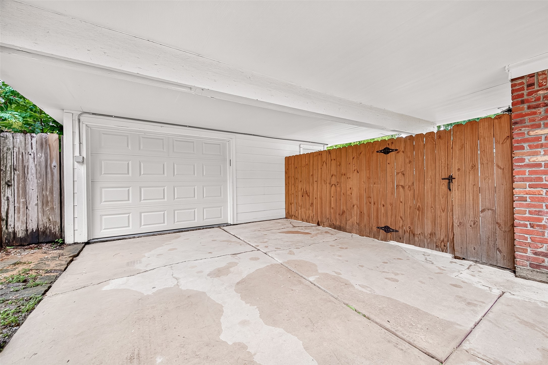 5810 Creekbend Drive Property Photo 35