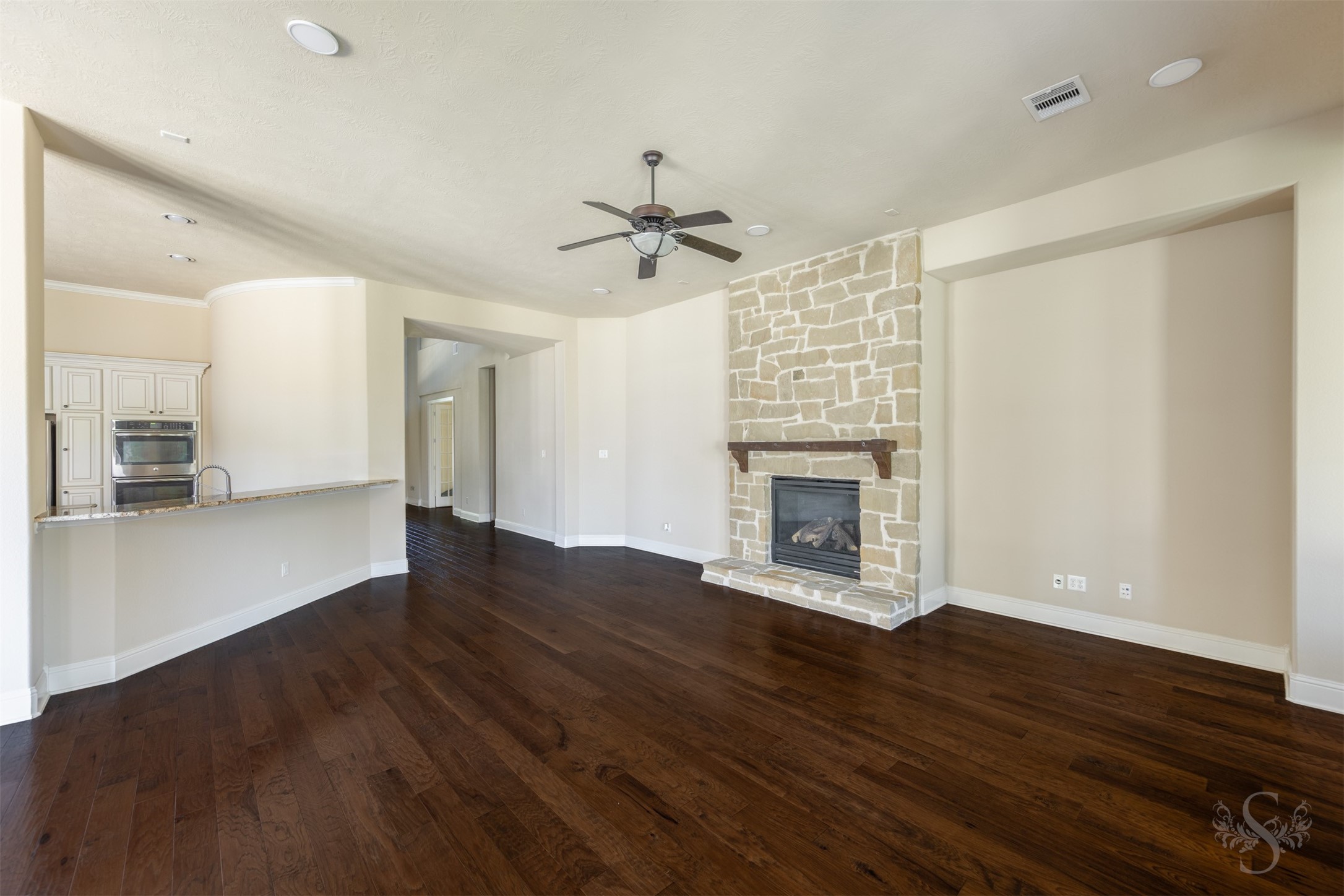 5803 Mustang Ridge Lane Property Photo 11