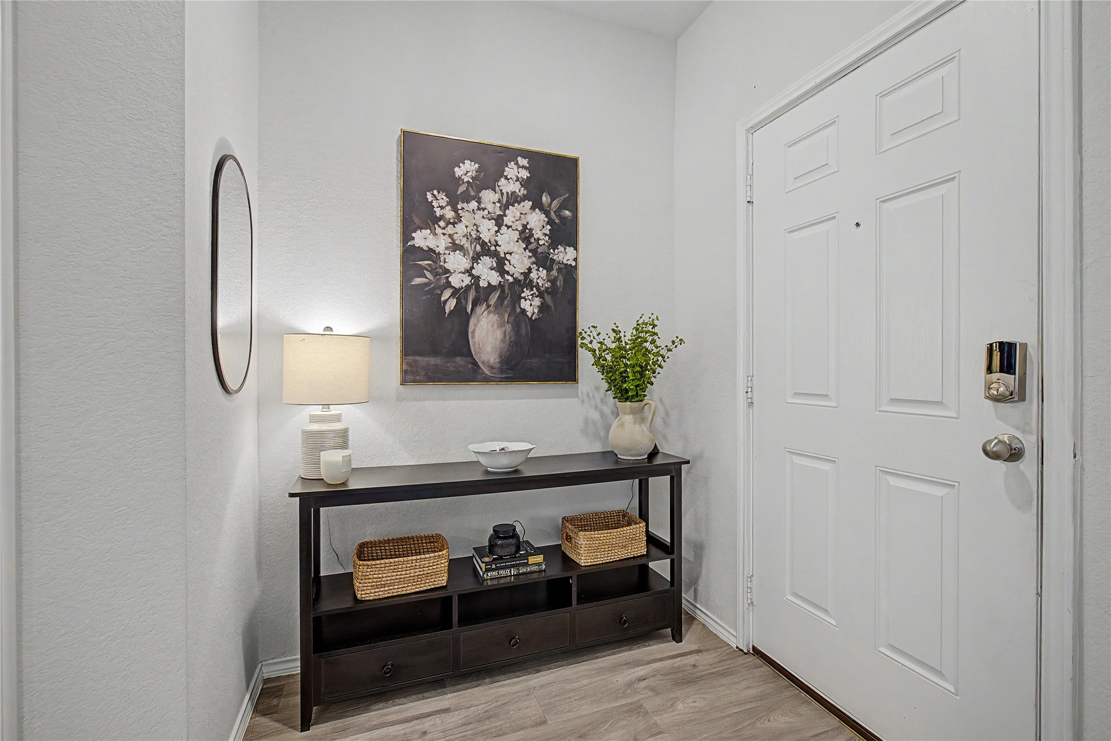 118 Barton Creek Drive Property Photo 4