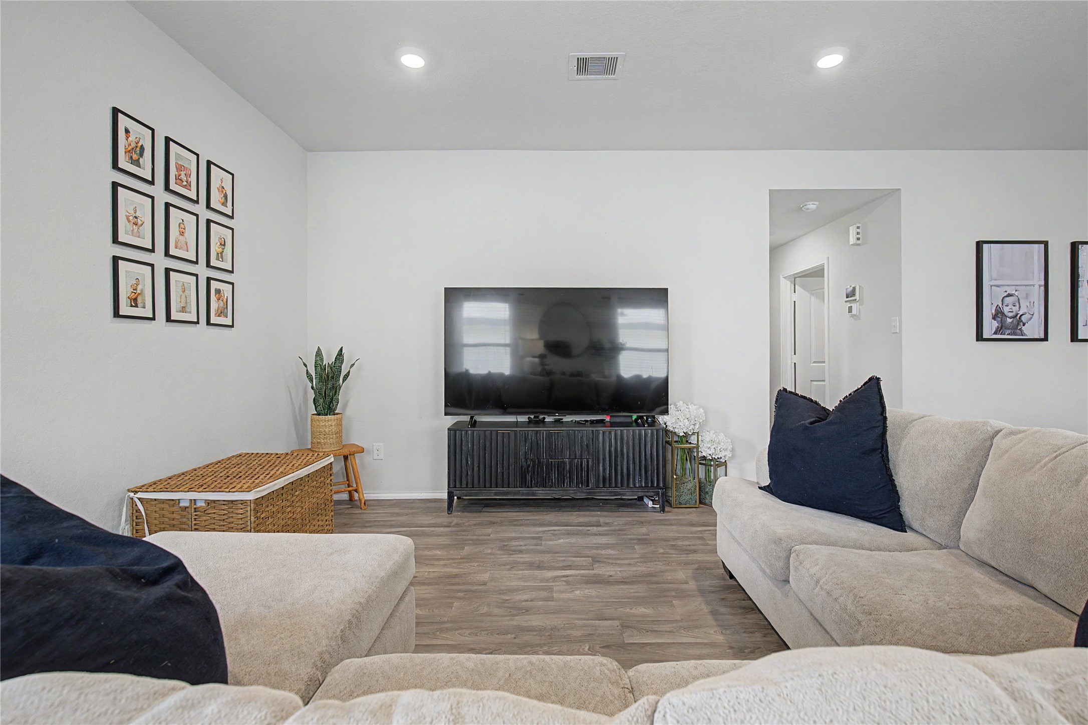 118 Barton Creek Drive Property Photo 14