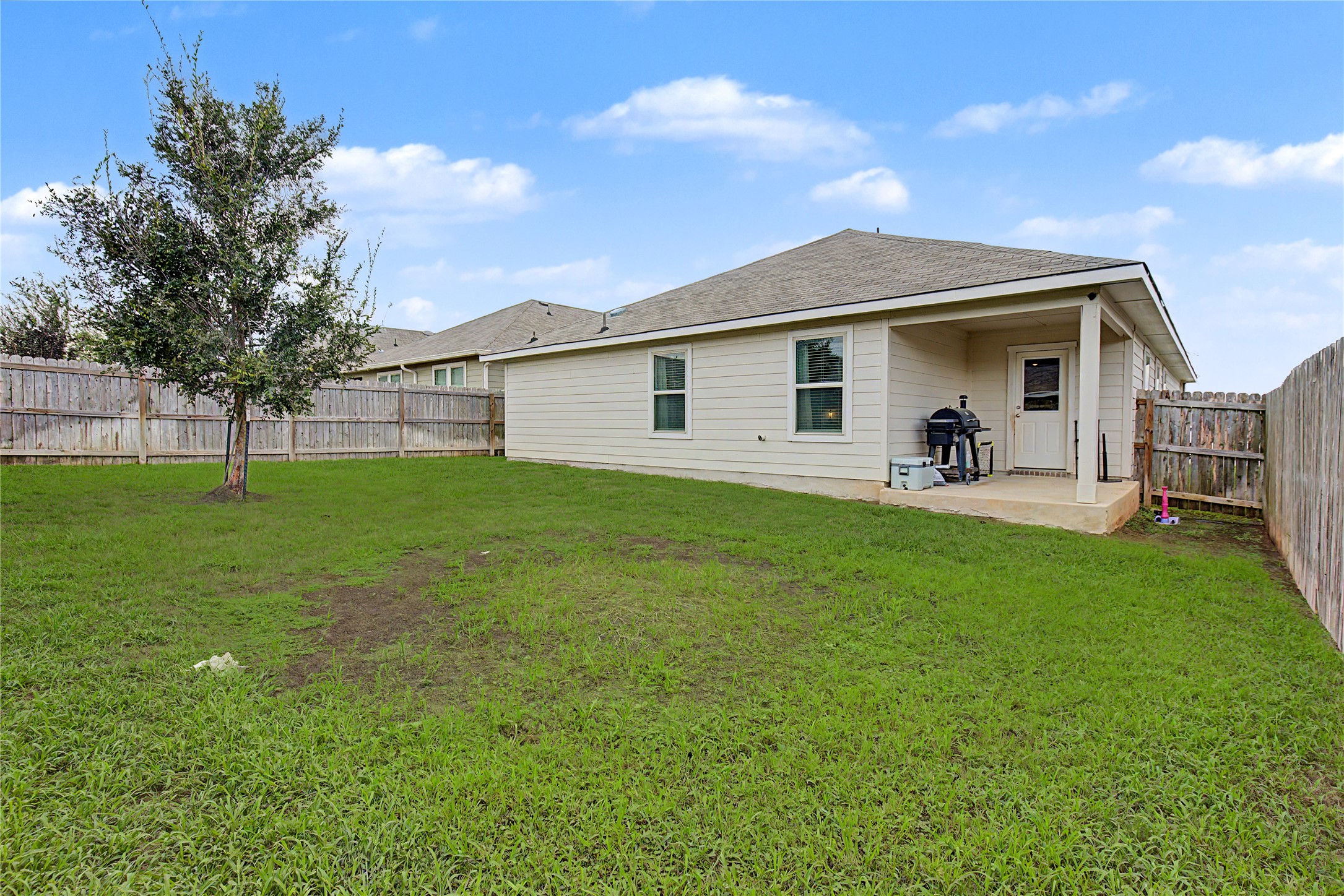 118 Barton Creek Drive Property Photo 26