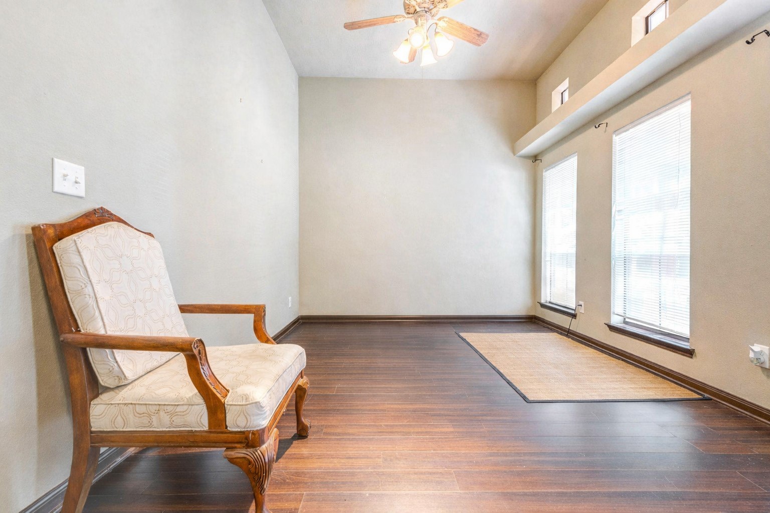 940 Oak Lynn Drive Property Photo 3