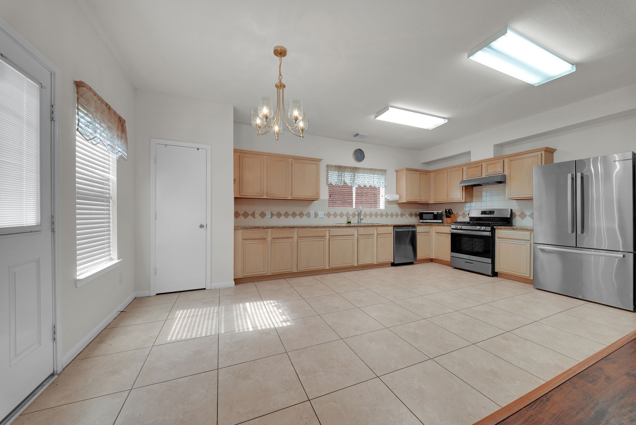 5514 Gatesprings Lane Lane Property Photo 8
