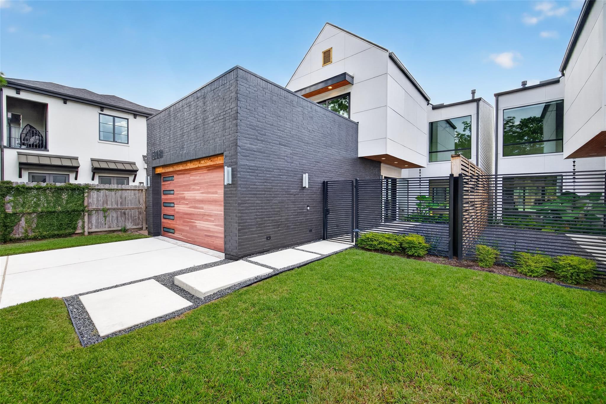 1508 Woodvine Drive Property Photo 1