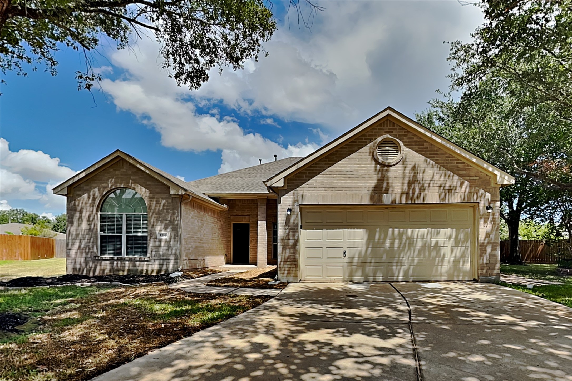 5219 Whitebridge Lane Property Photo 1