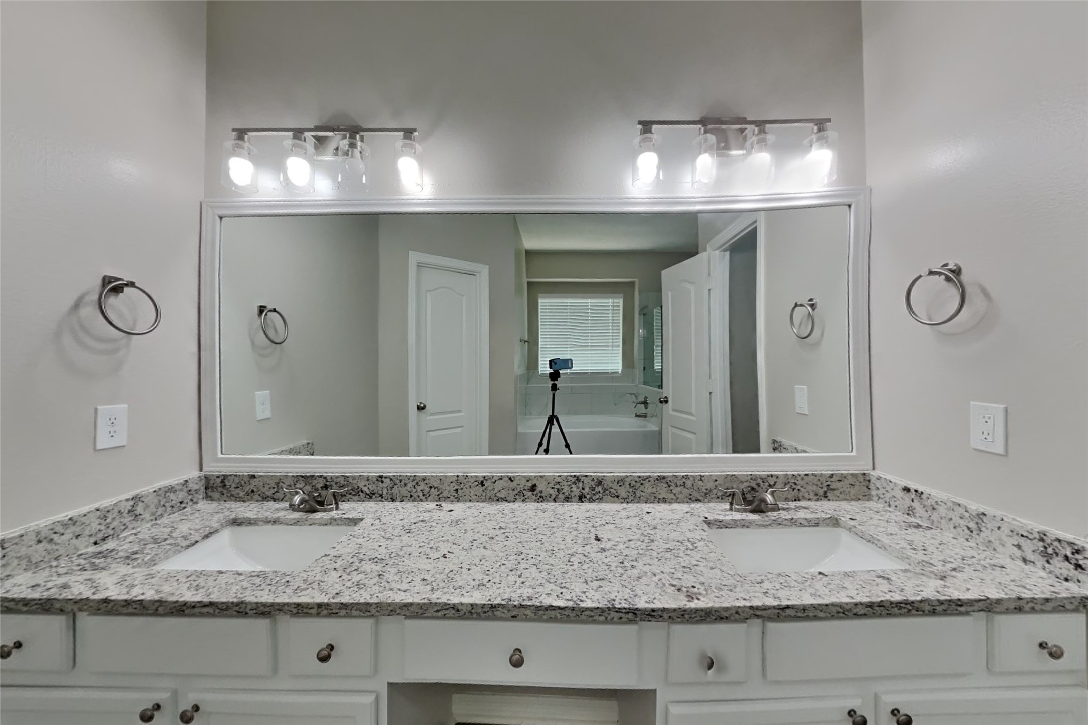 5219 Whitebridge Lane Property Photo 11
