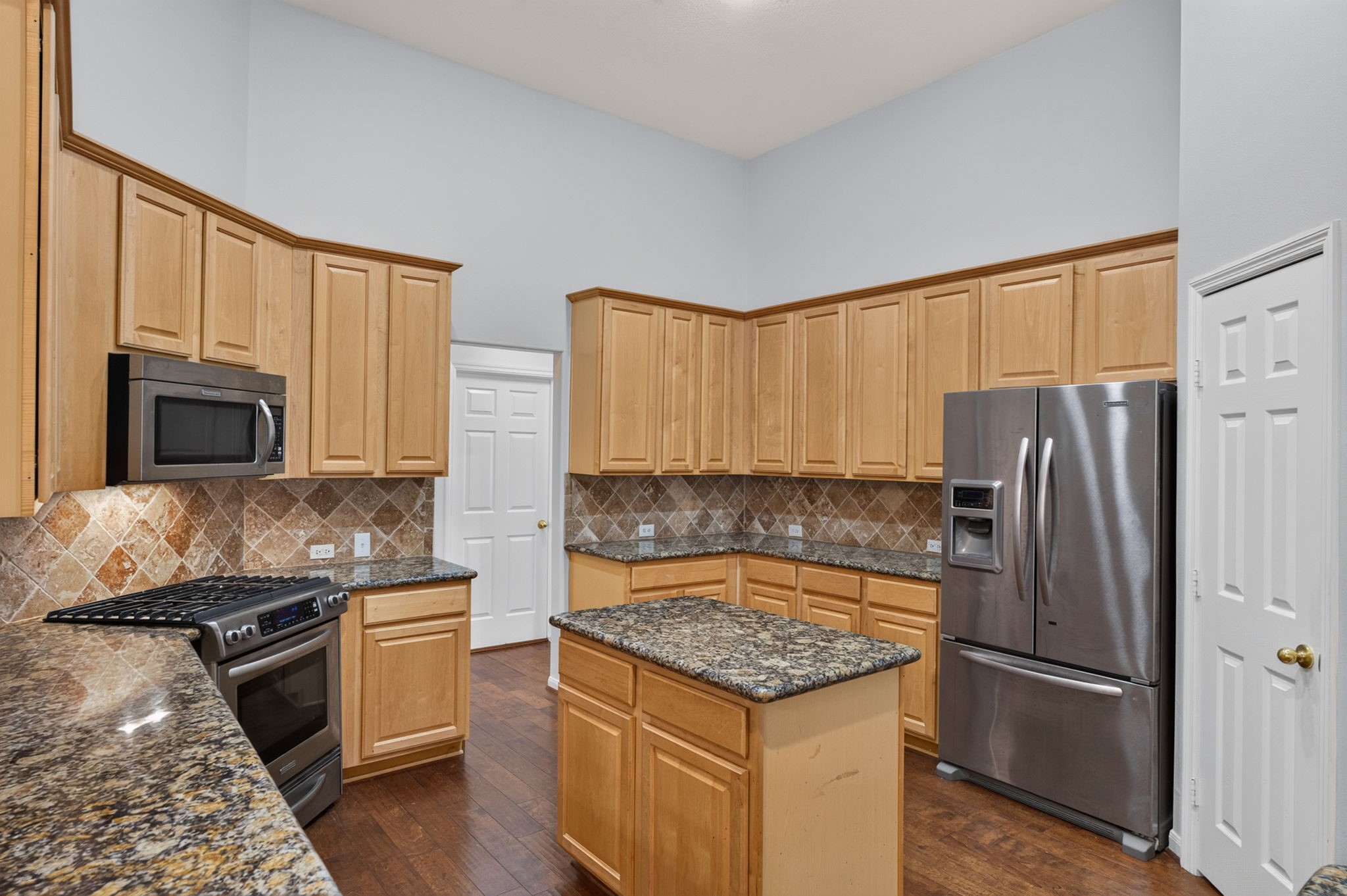 186 N Millport Circle Property Photo 7