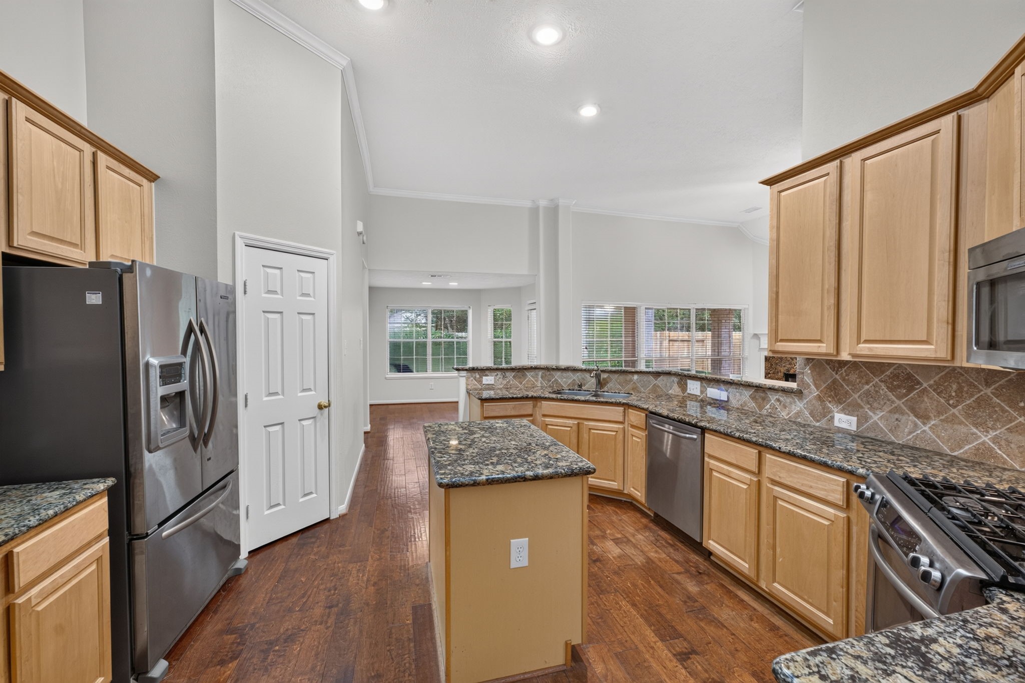 186 N Millport Circle Property Photo 8