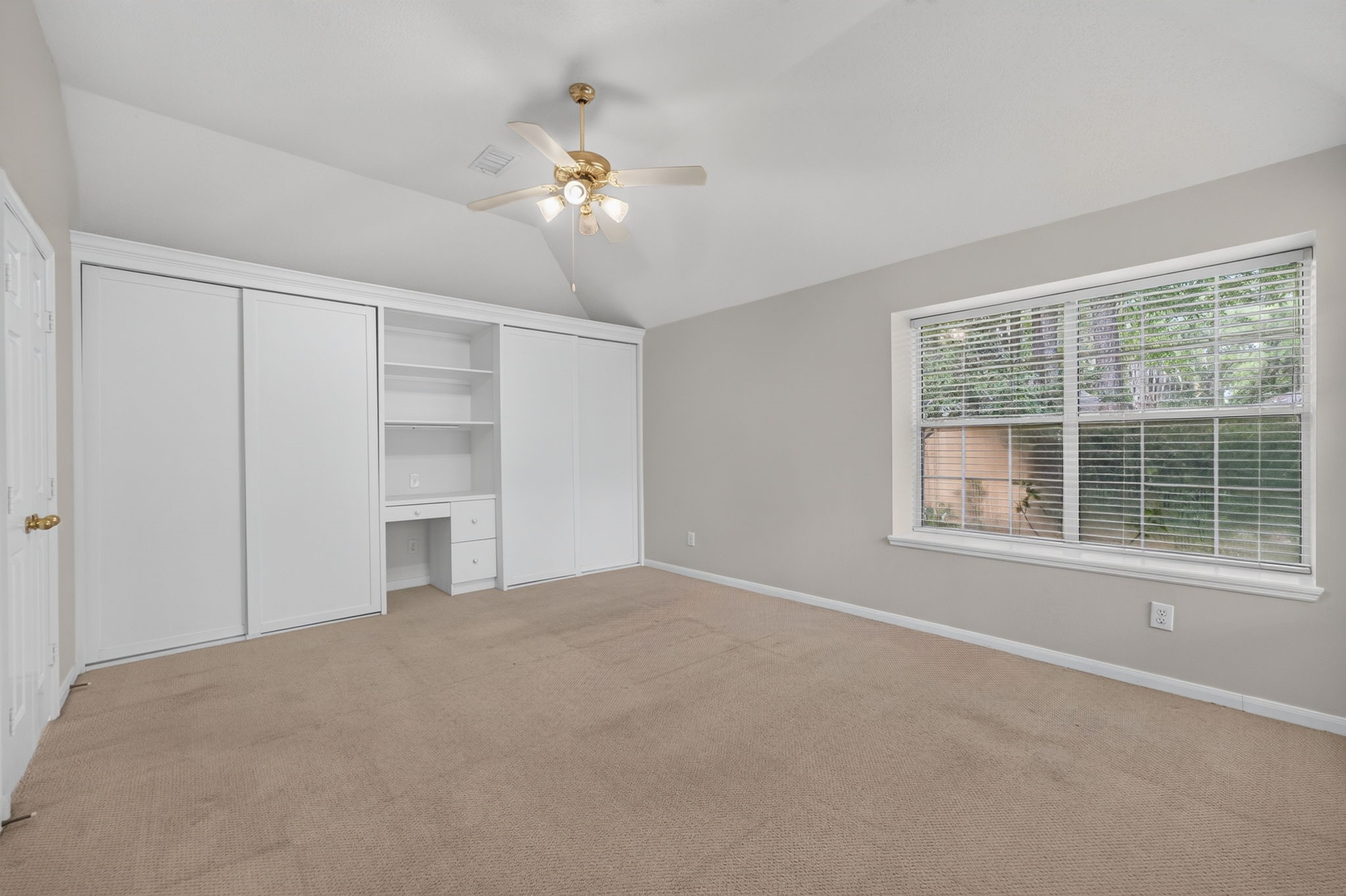 186 N Millport Circle Property Photo 11