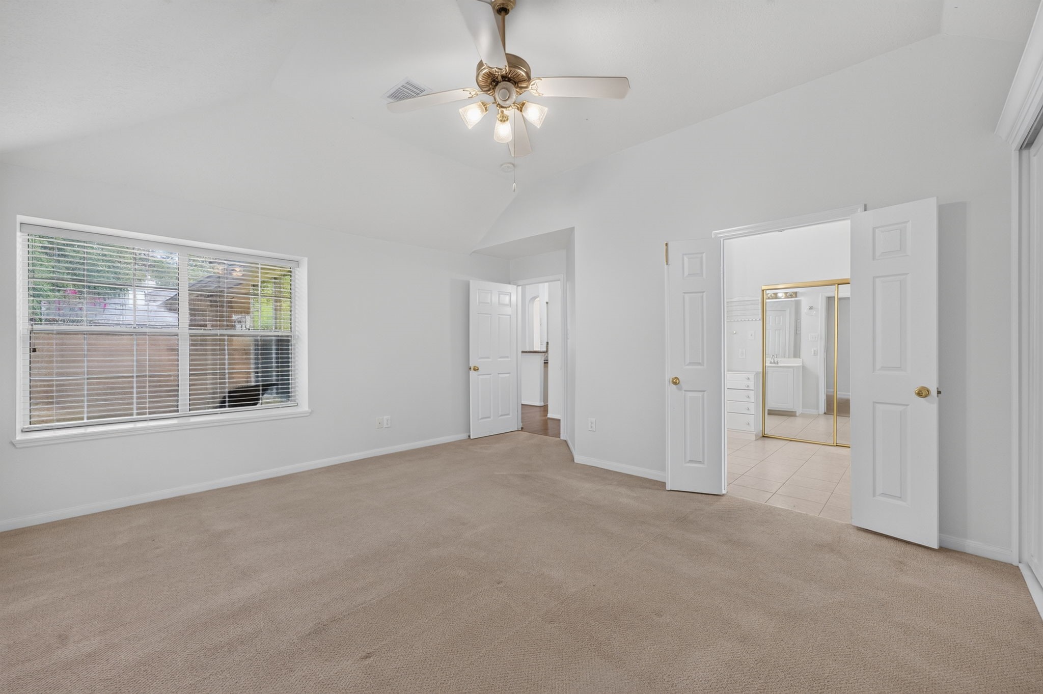 186 N Millport Circle Property Photo 12