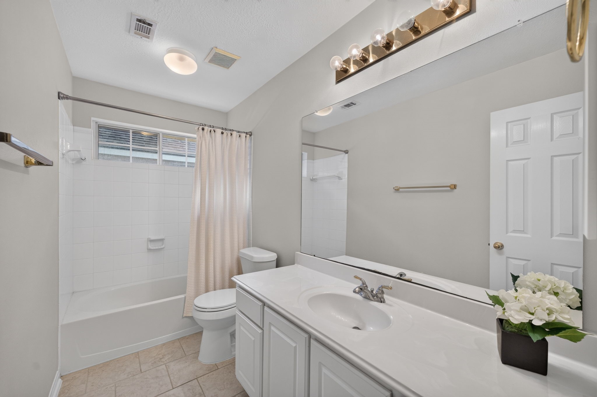 186 N Millport Circle Property Photo 17