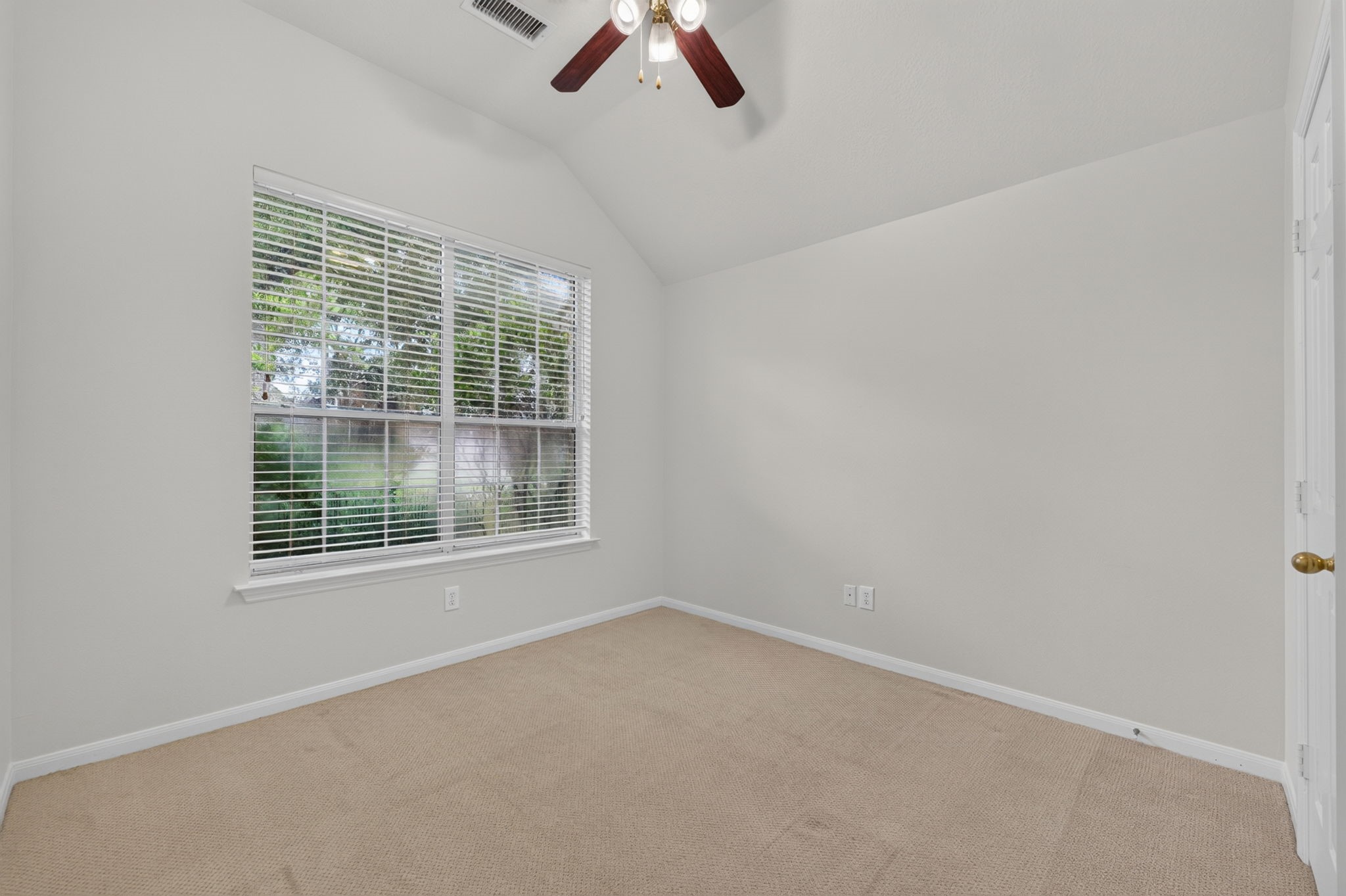 186 N Millport Circle Property Photo 18