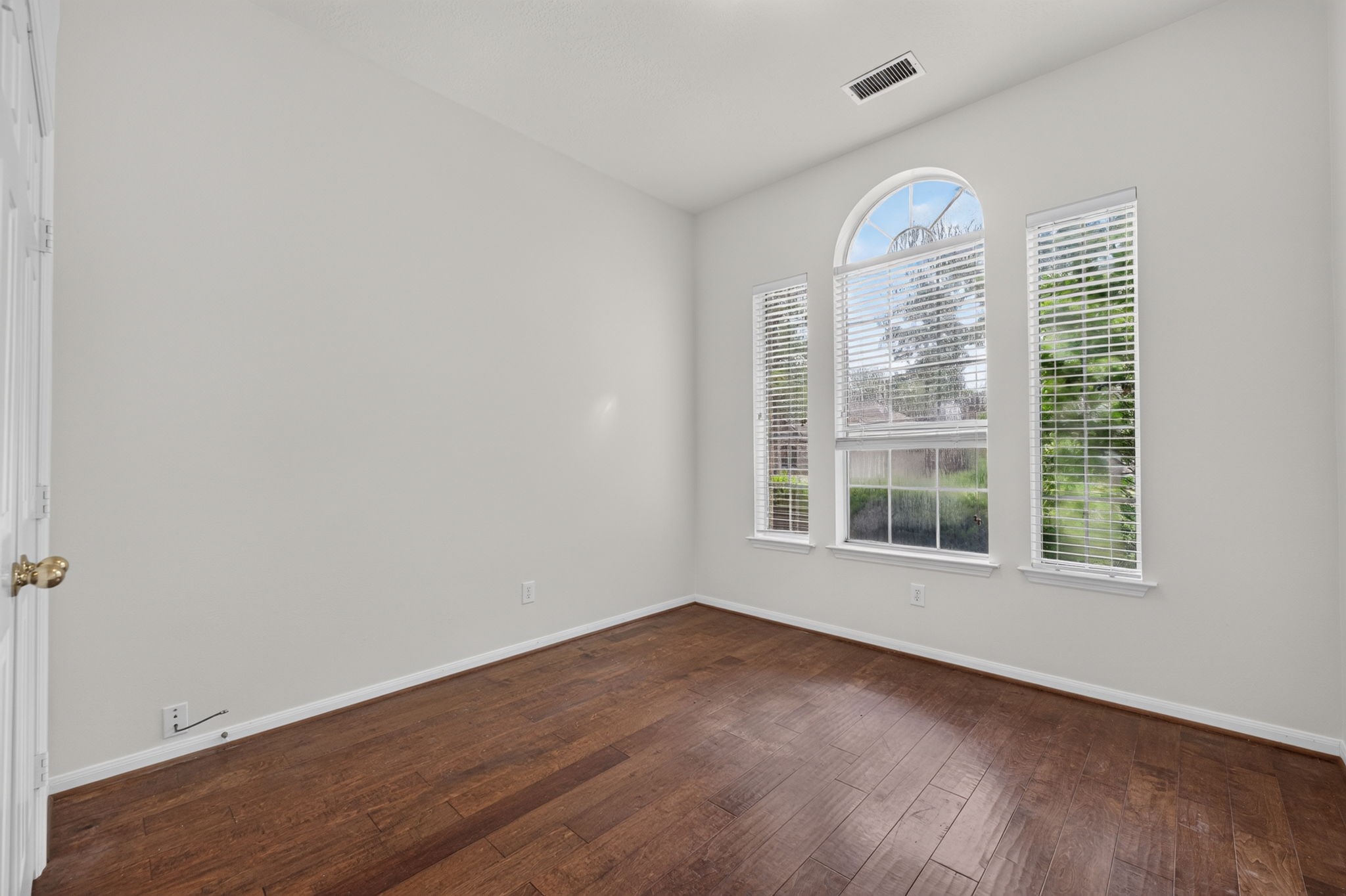 186 N Millport Circle Property Photo 19