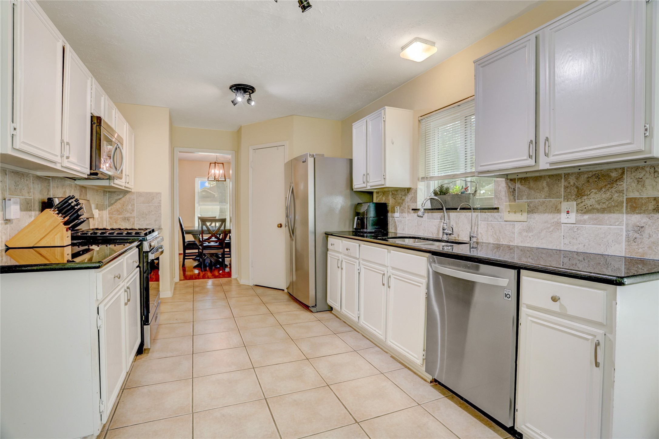 2513 Hadley Circle Property Photo 6