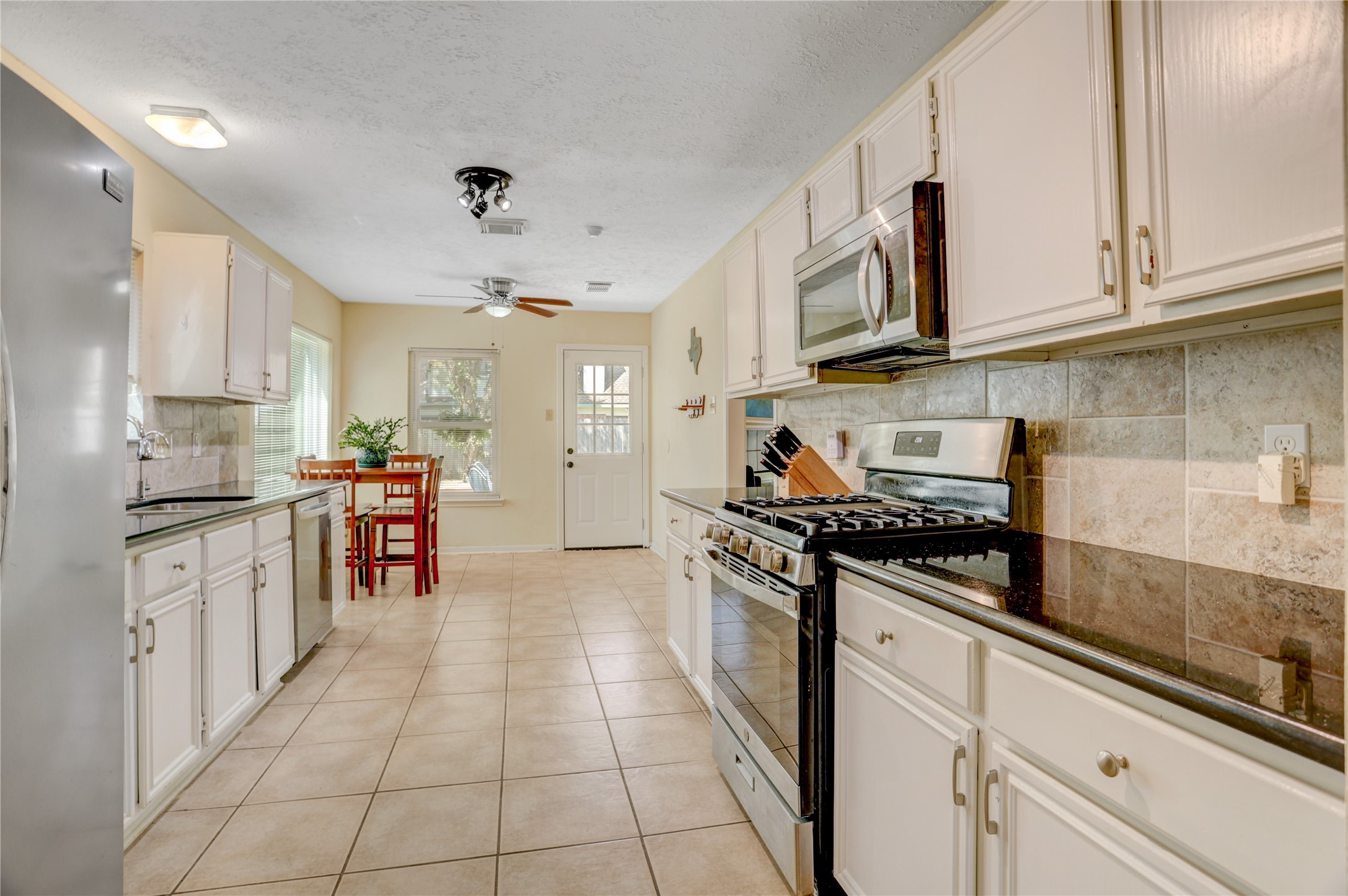 2513 Hadley Circle Property Photo 7