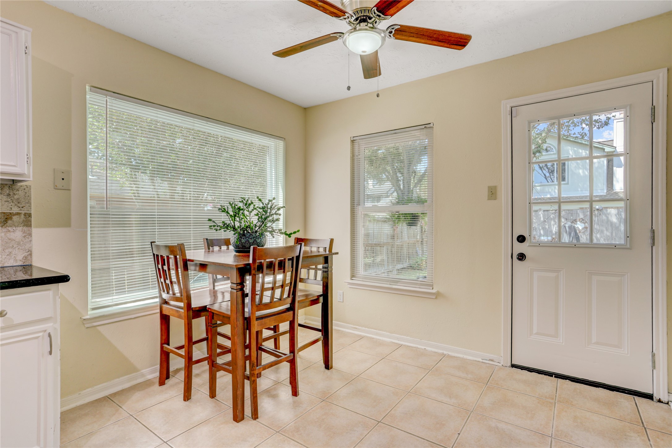 2513 Hadley Circle Property Photo 8