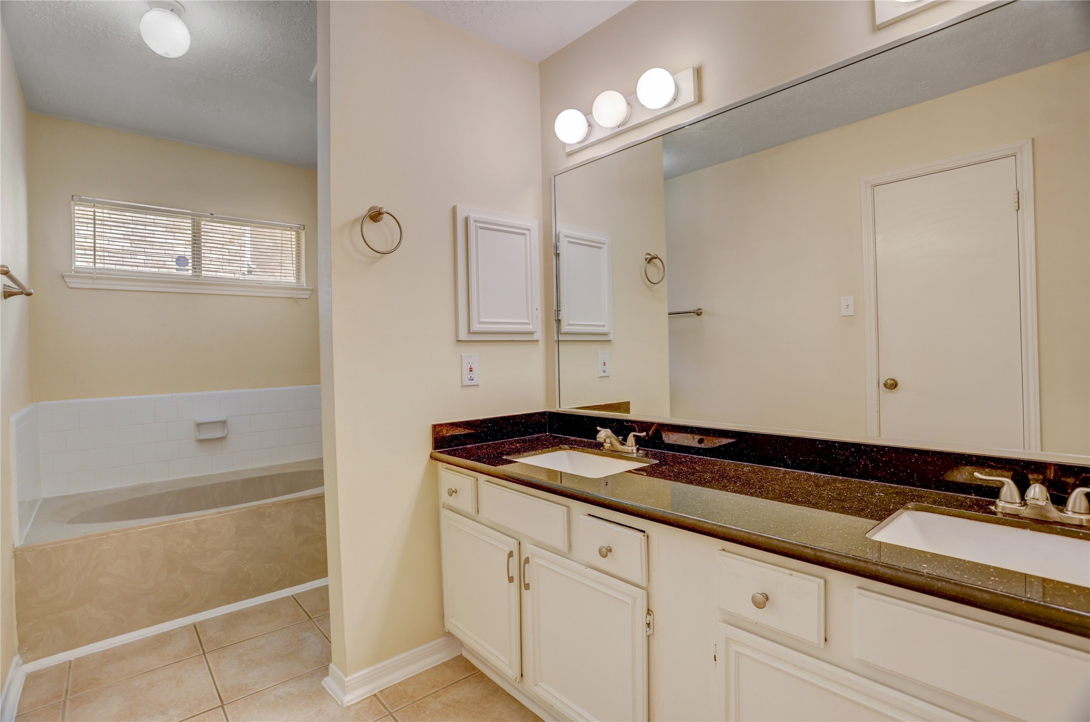 2513 Hadley Circle Property Photo 13