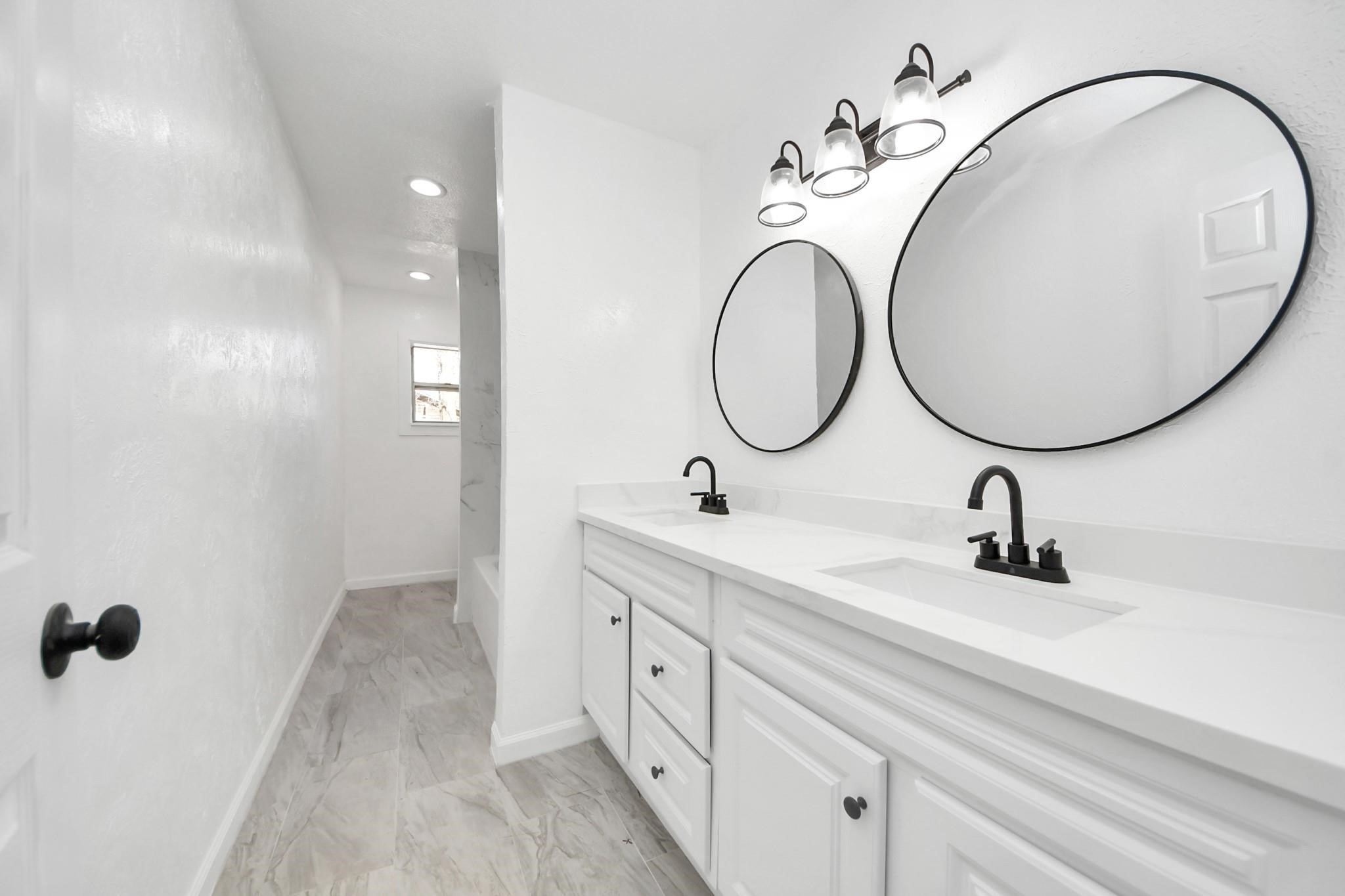 5103 Karu Drive C Property Photo 3