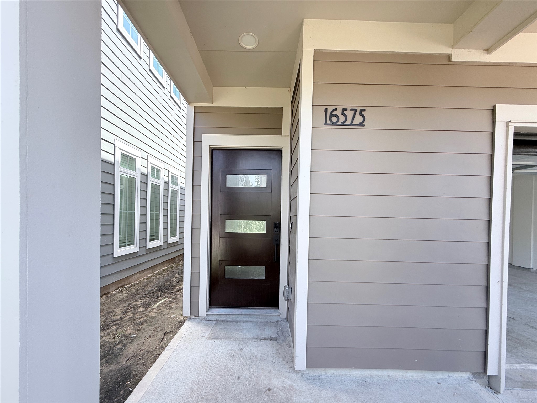 16575 Oasis Glade Drive Property Photo 2