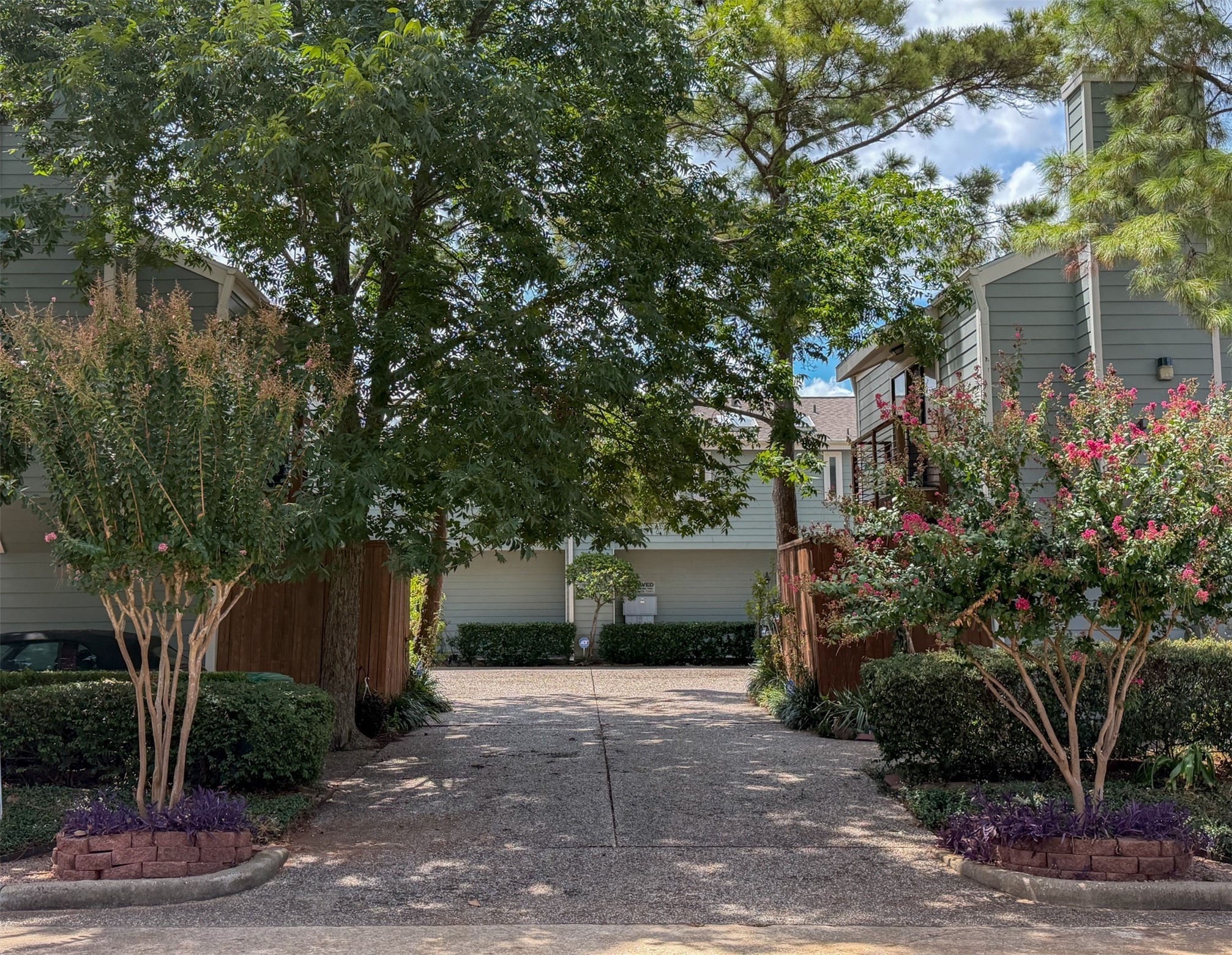 4225 Purdue Street E Property Photo 2