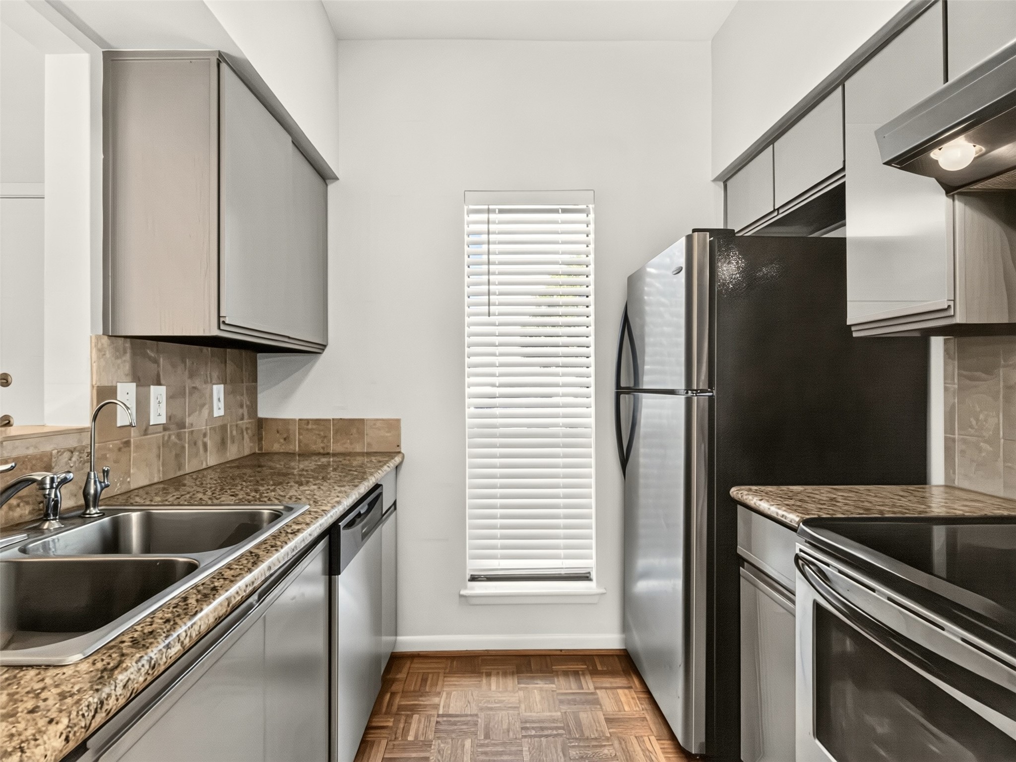 4225 Purdue Street E Property Photo 9