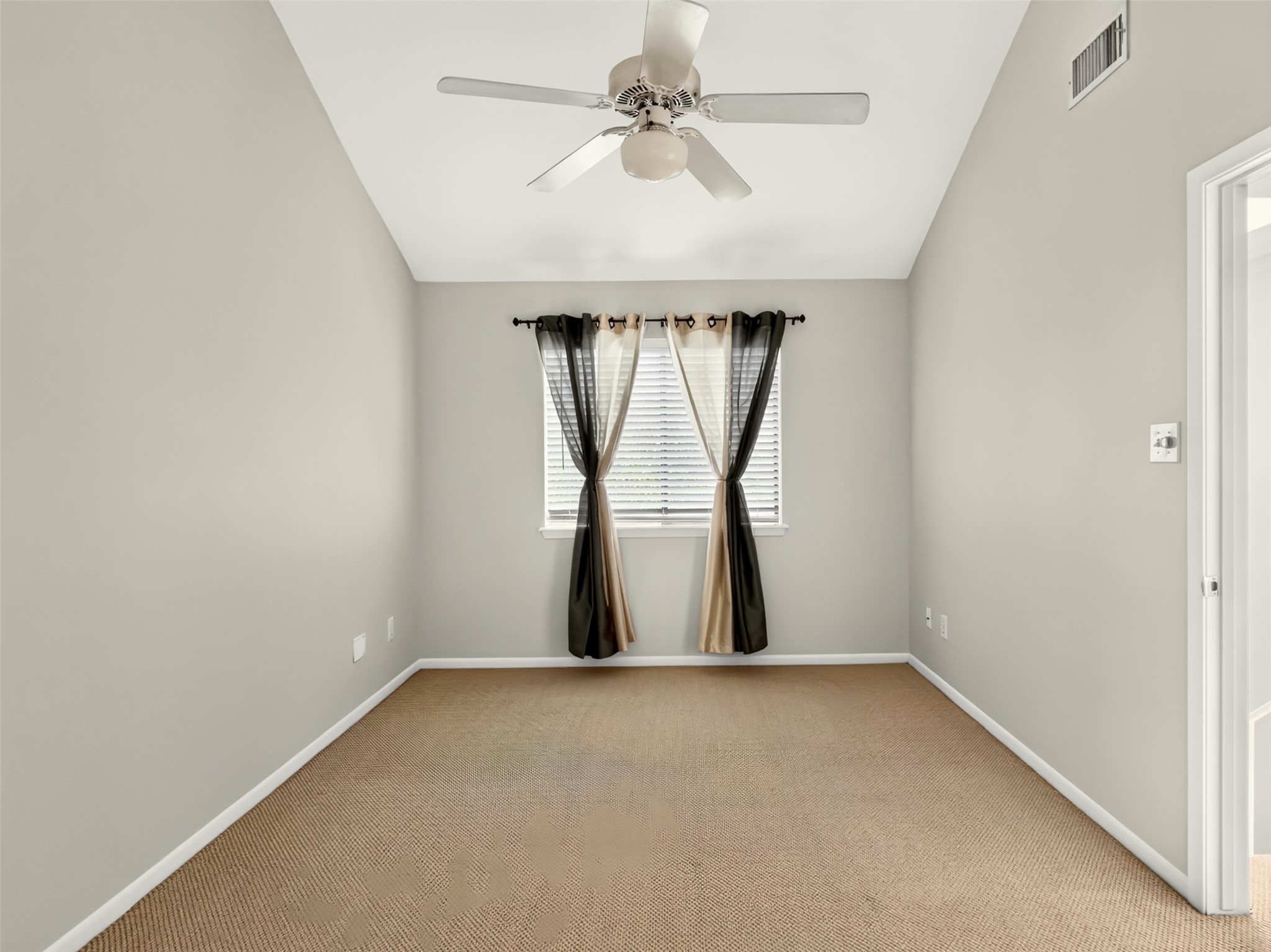 4225 Purdue Street E Property Photo 24
