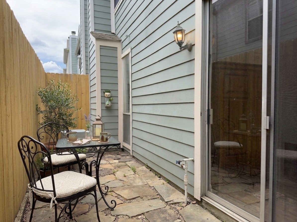4225 Purdue Street E Property Photo 29