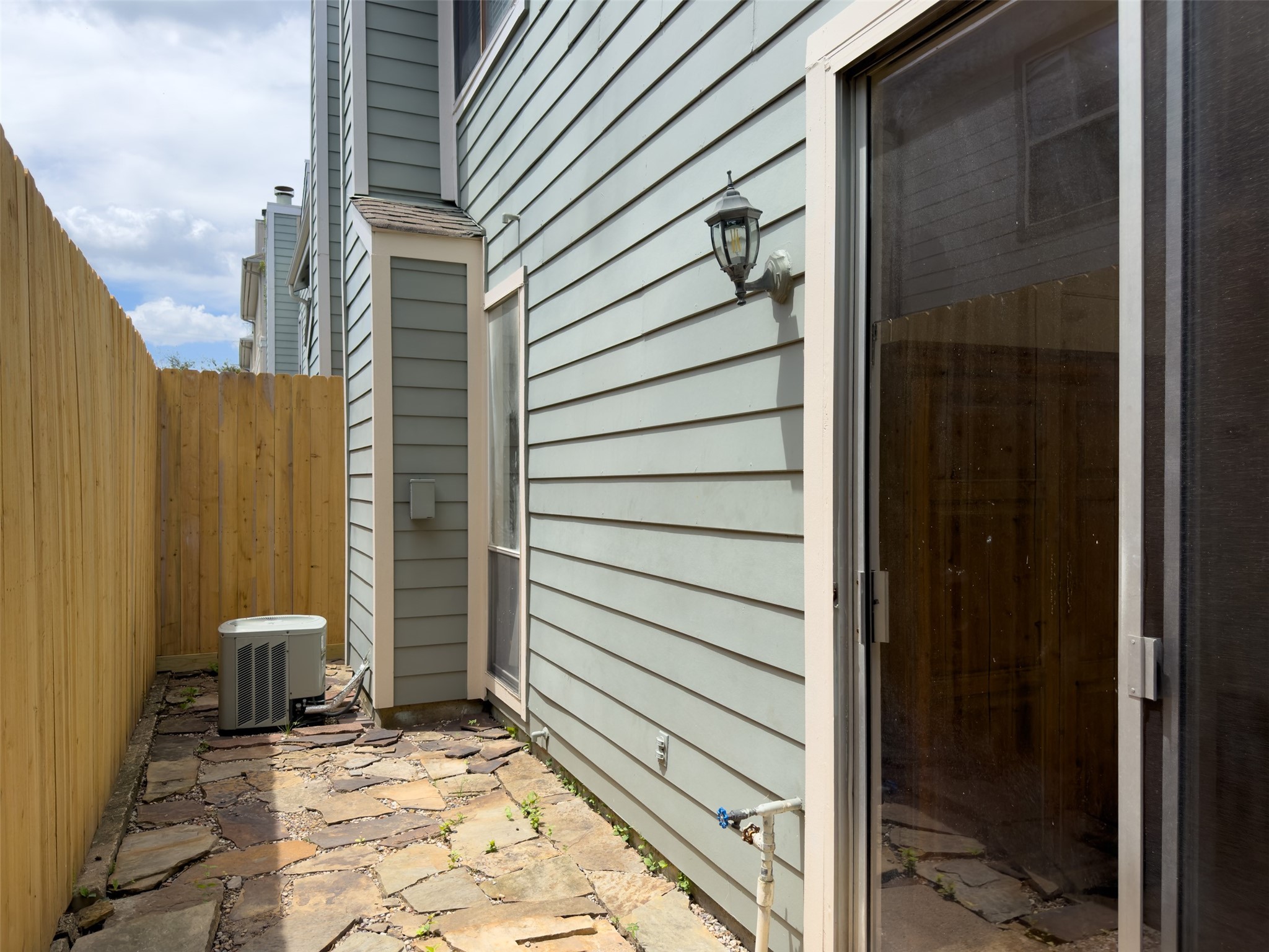4225 Purdue Street E Property Photo 30