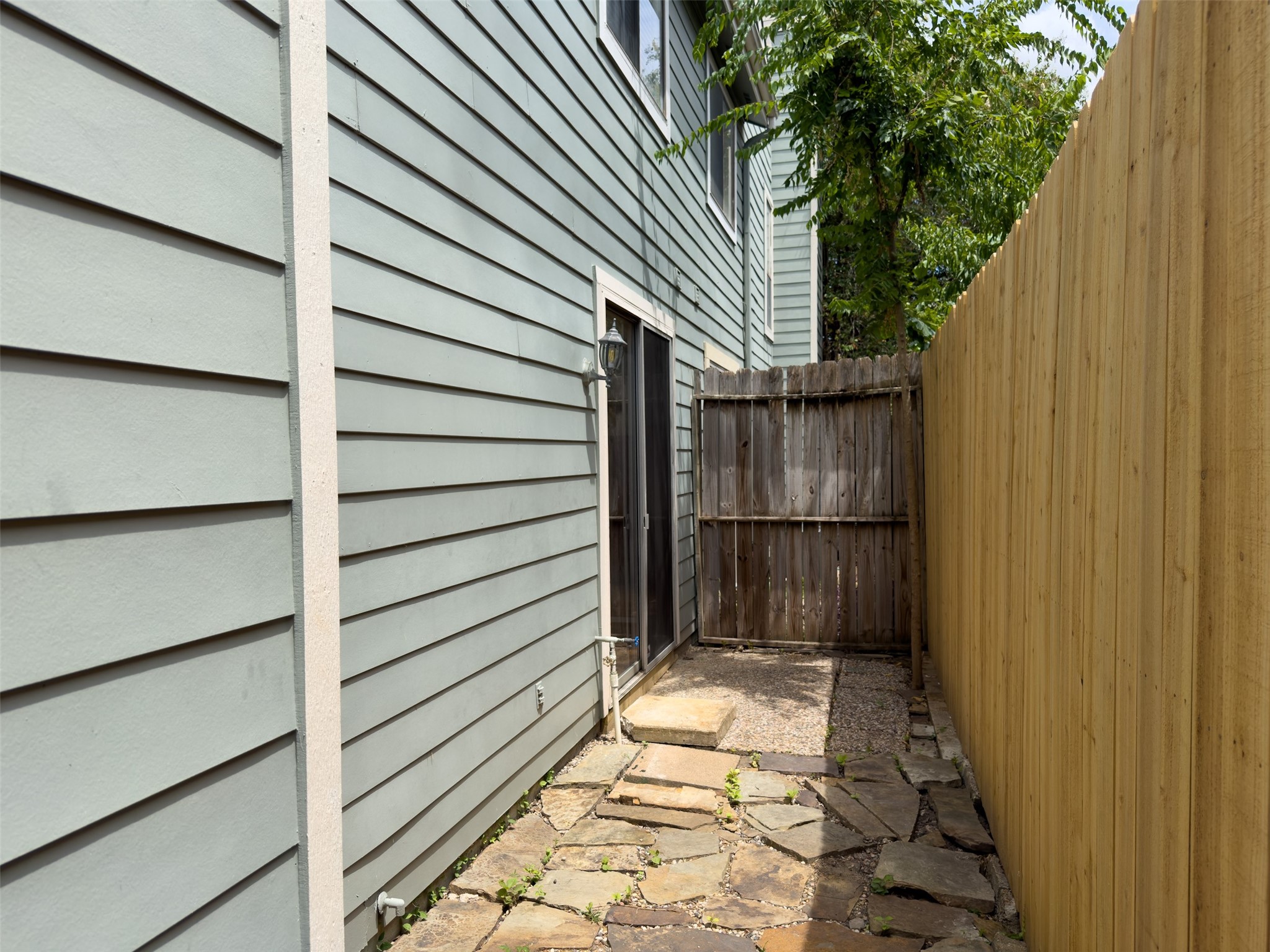 4225 Purdue Street E Property Photo 31