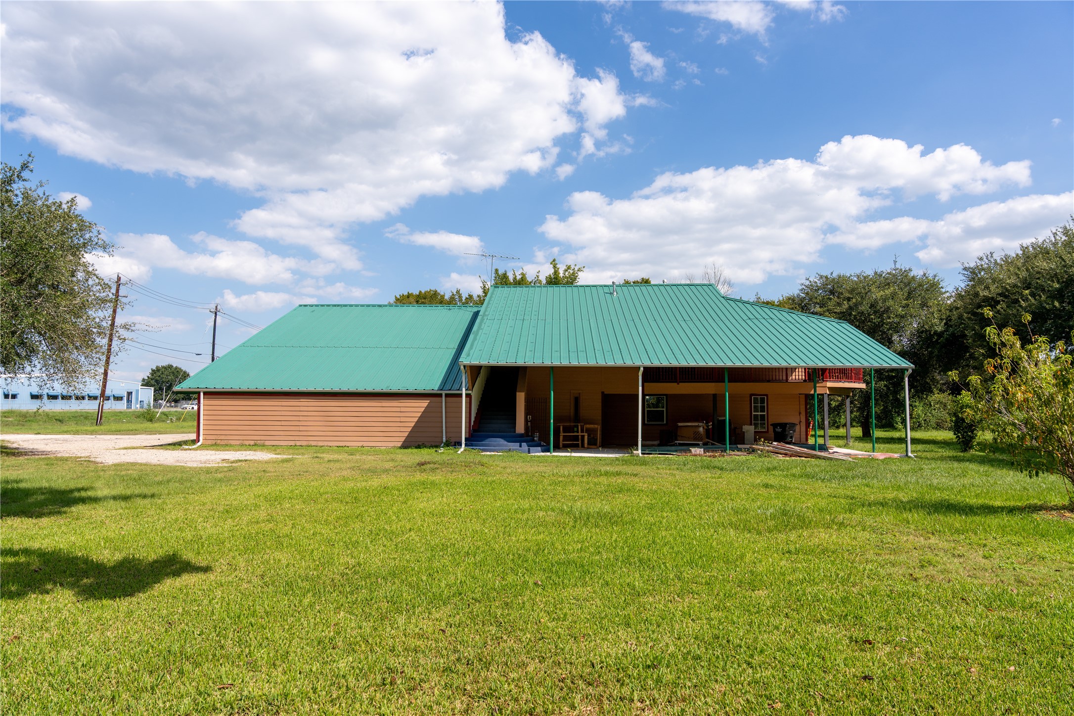 3245 W Highway 6 Property Photo 12