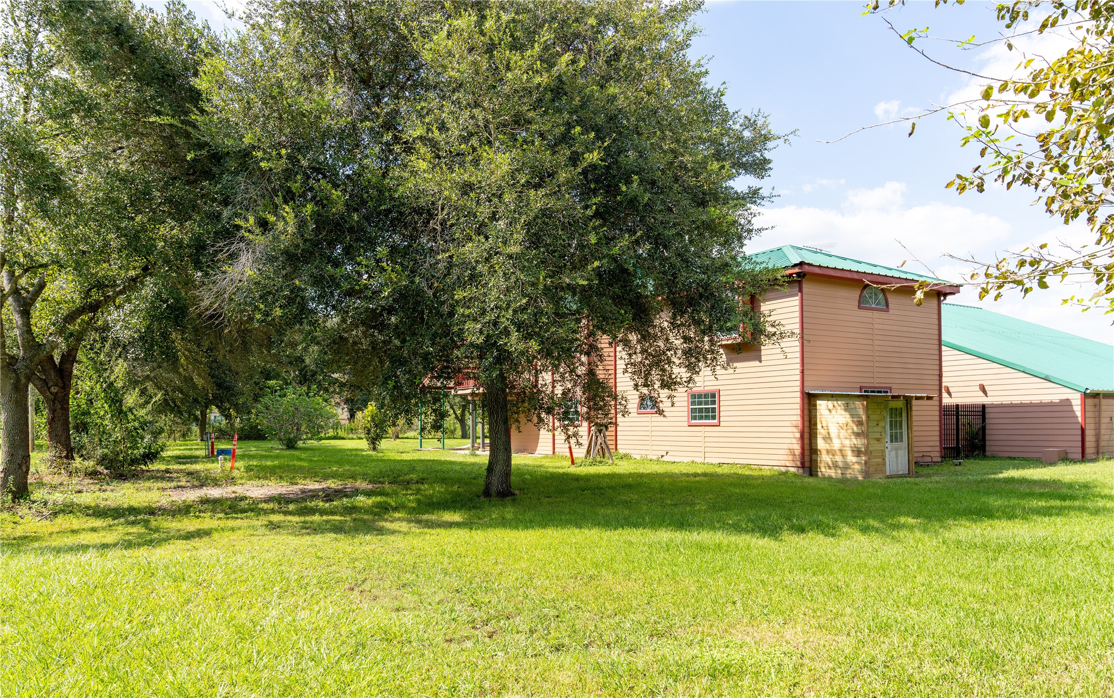 3245 W Highway 6 Property Photo 14