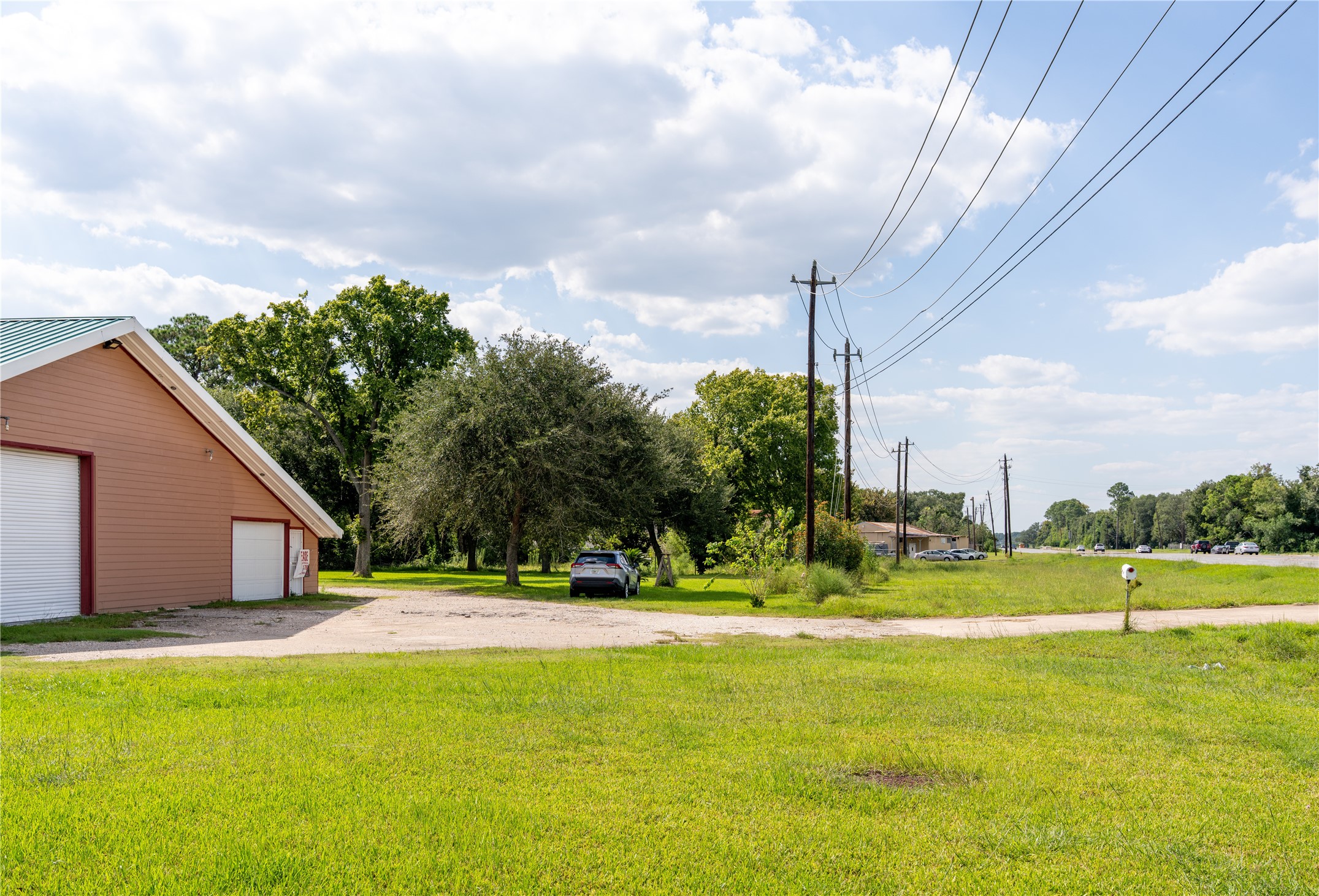 3245 W Highway 6 Property Photo 18
