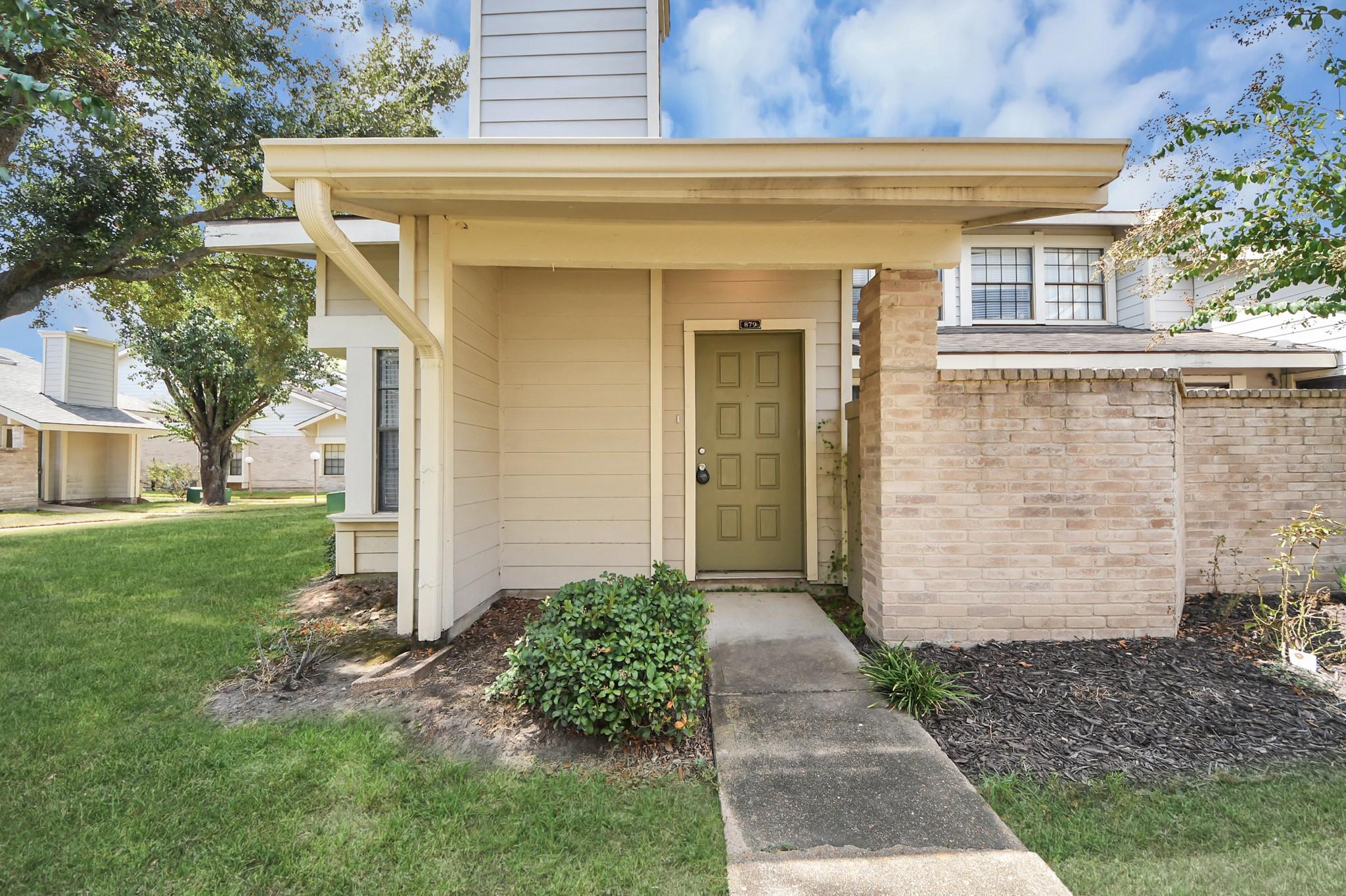 11917 Bob White Drive # 879, Houston TX 77035 Property Photo 1