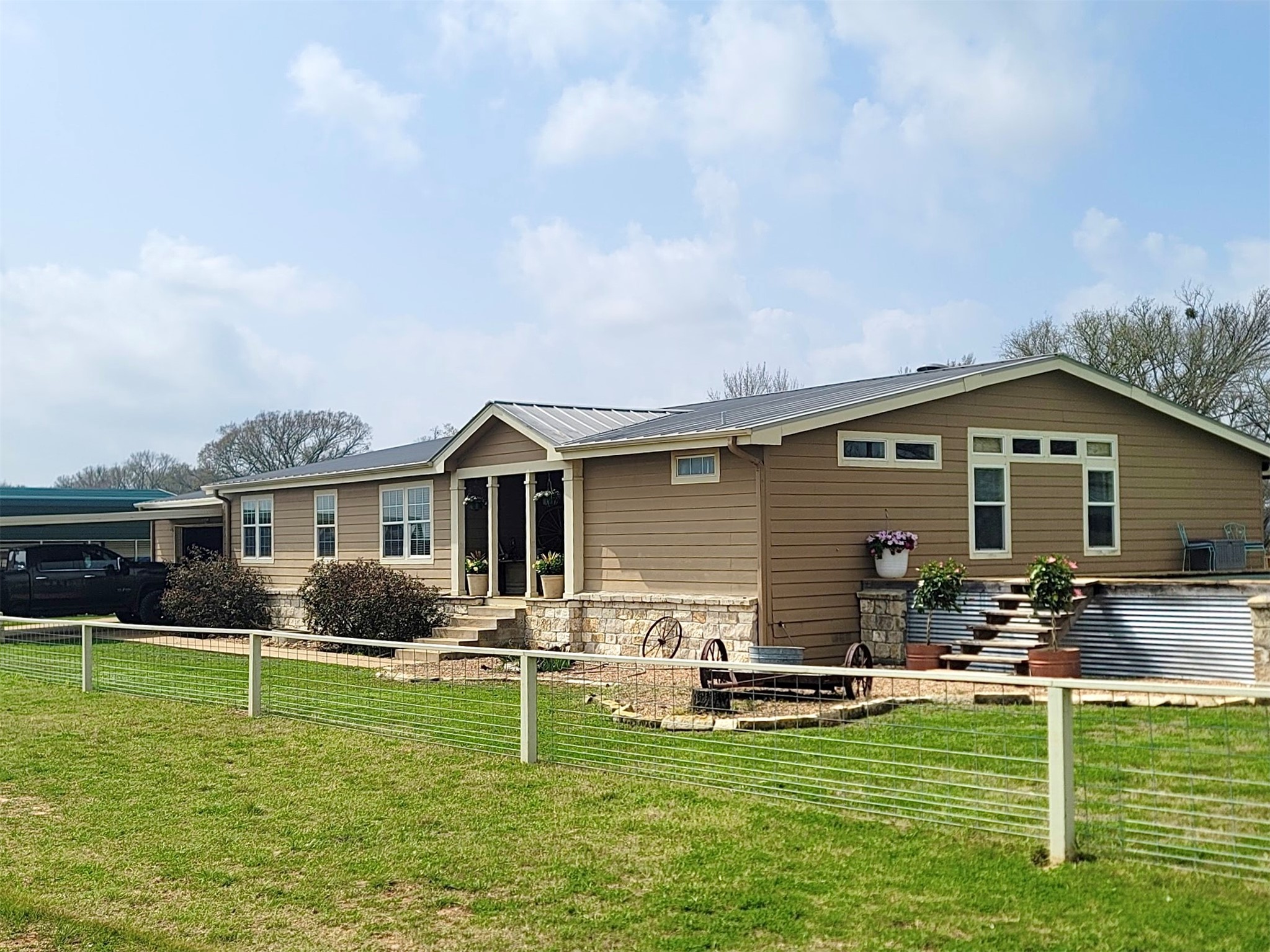 1628 E Fm 696 Property Photo 4