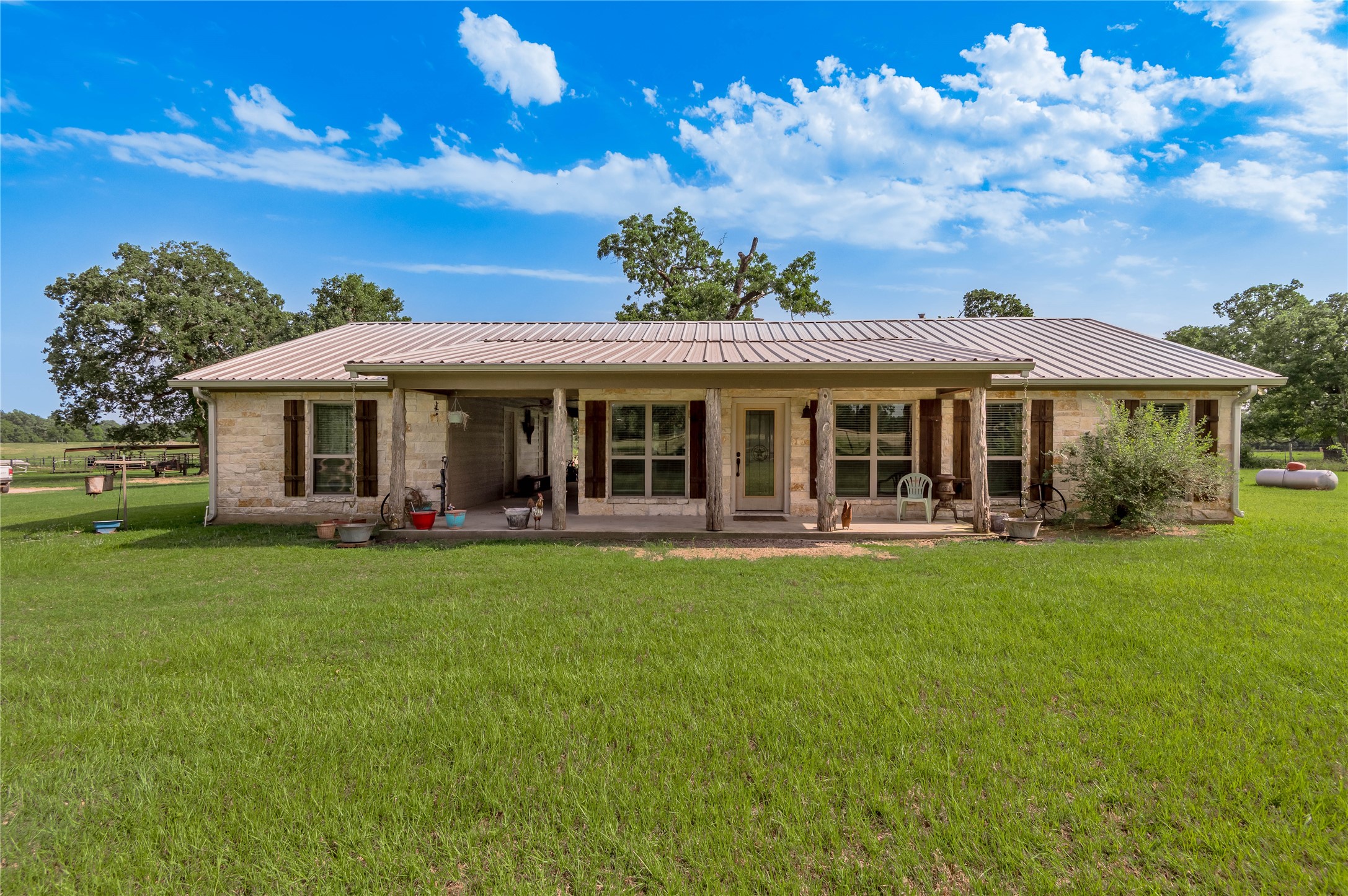 1666 Cr 4570 Property Photo 1