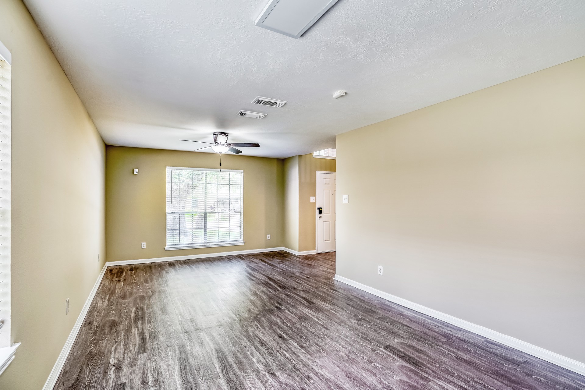 11126 31st Avenue N Property Photo 5