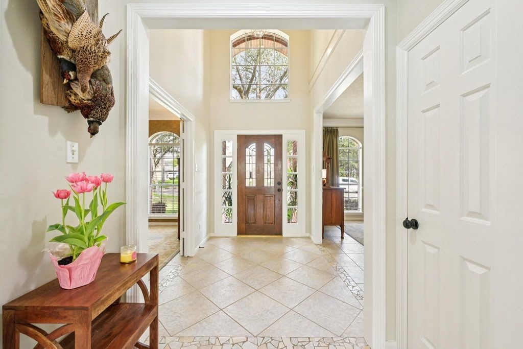 2202 Castle Bay Drive Property Photo 7