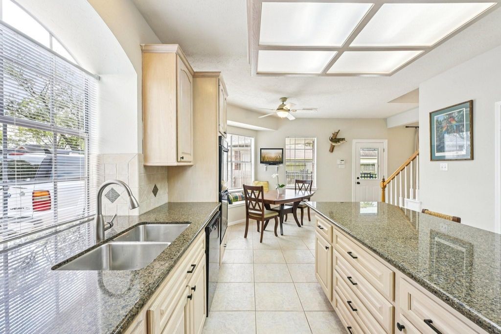 2202 Castle Bay Drive Property Photo 21