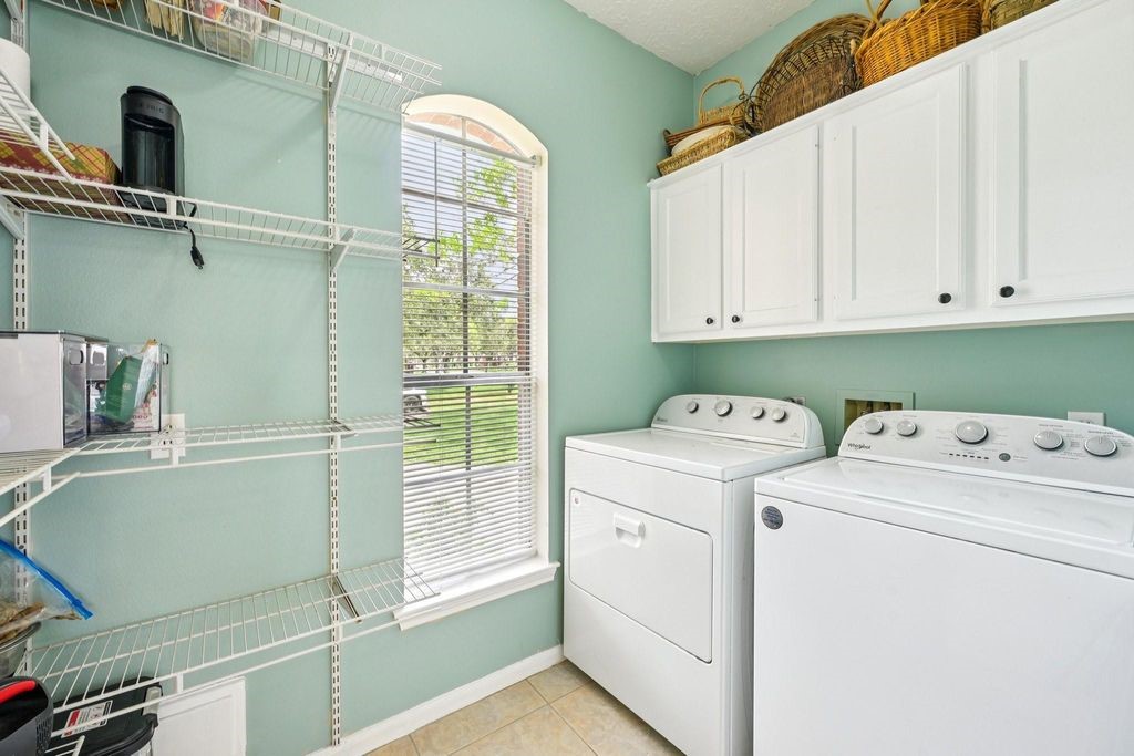2202 Castle Bay Drive Property Photo 23