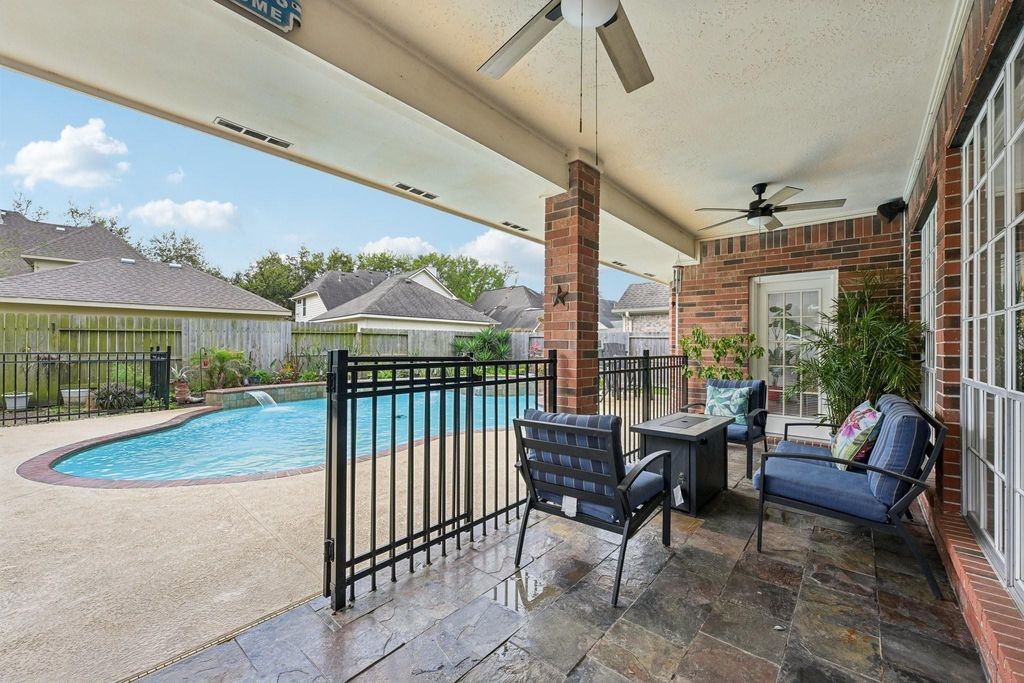 2202 Castle Bay Drive Property Photo 41