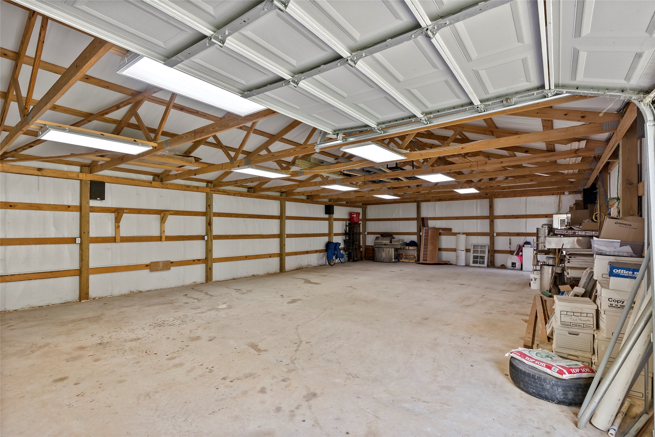 2009 Pinewood Drive Property Photo 40